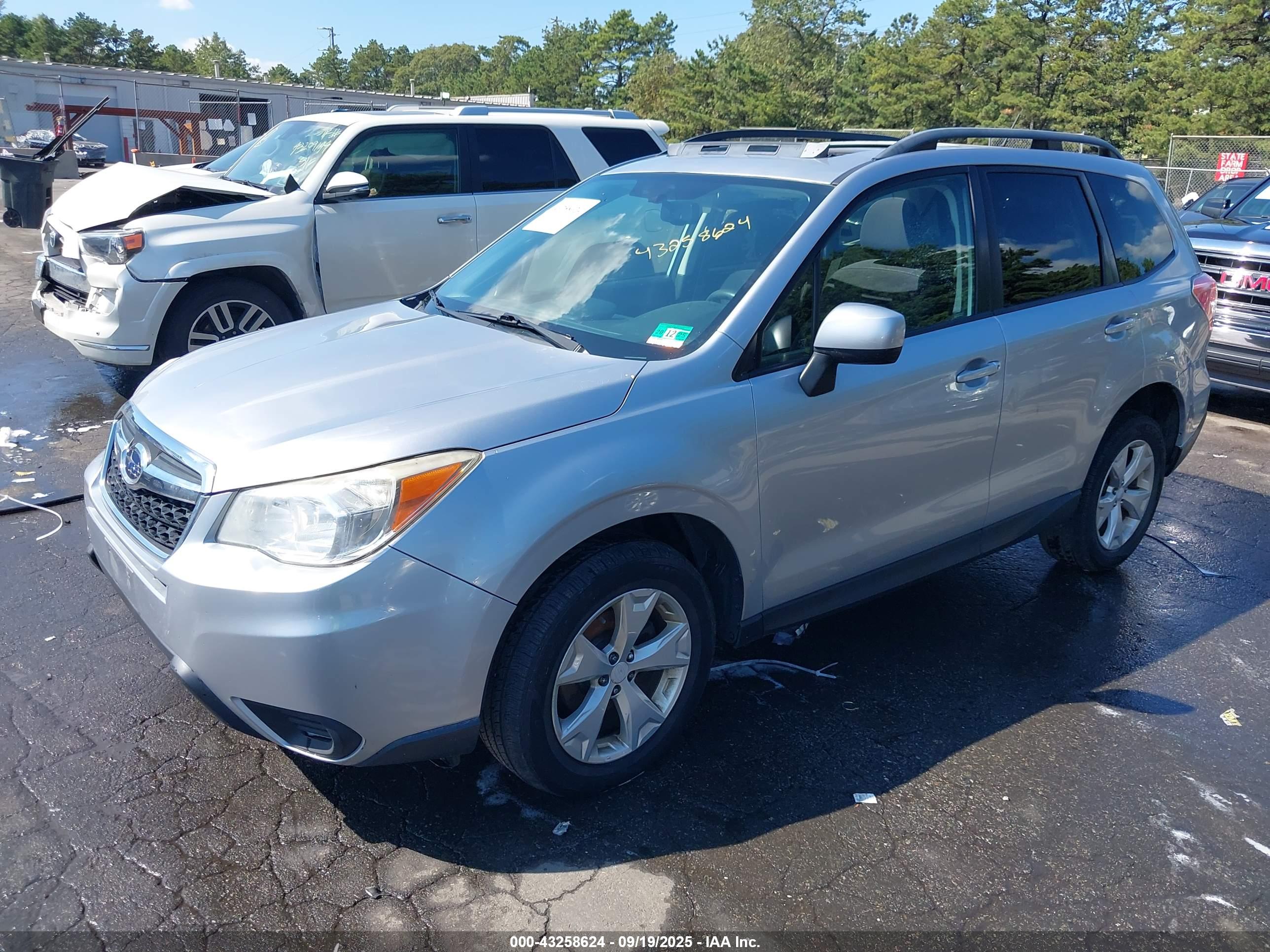 SUBARU FORESTER image 2