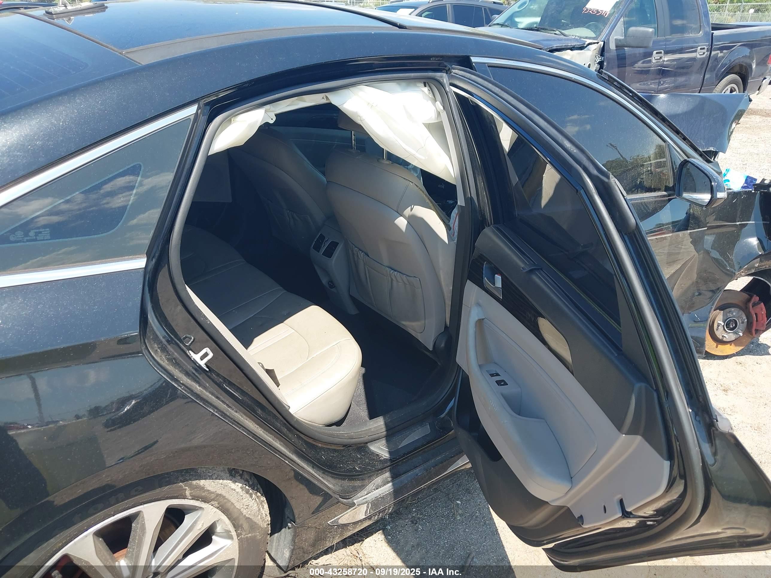 HYUNDAI SONATA image 8