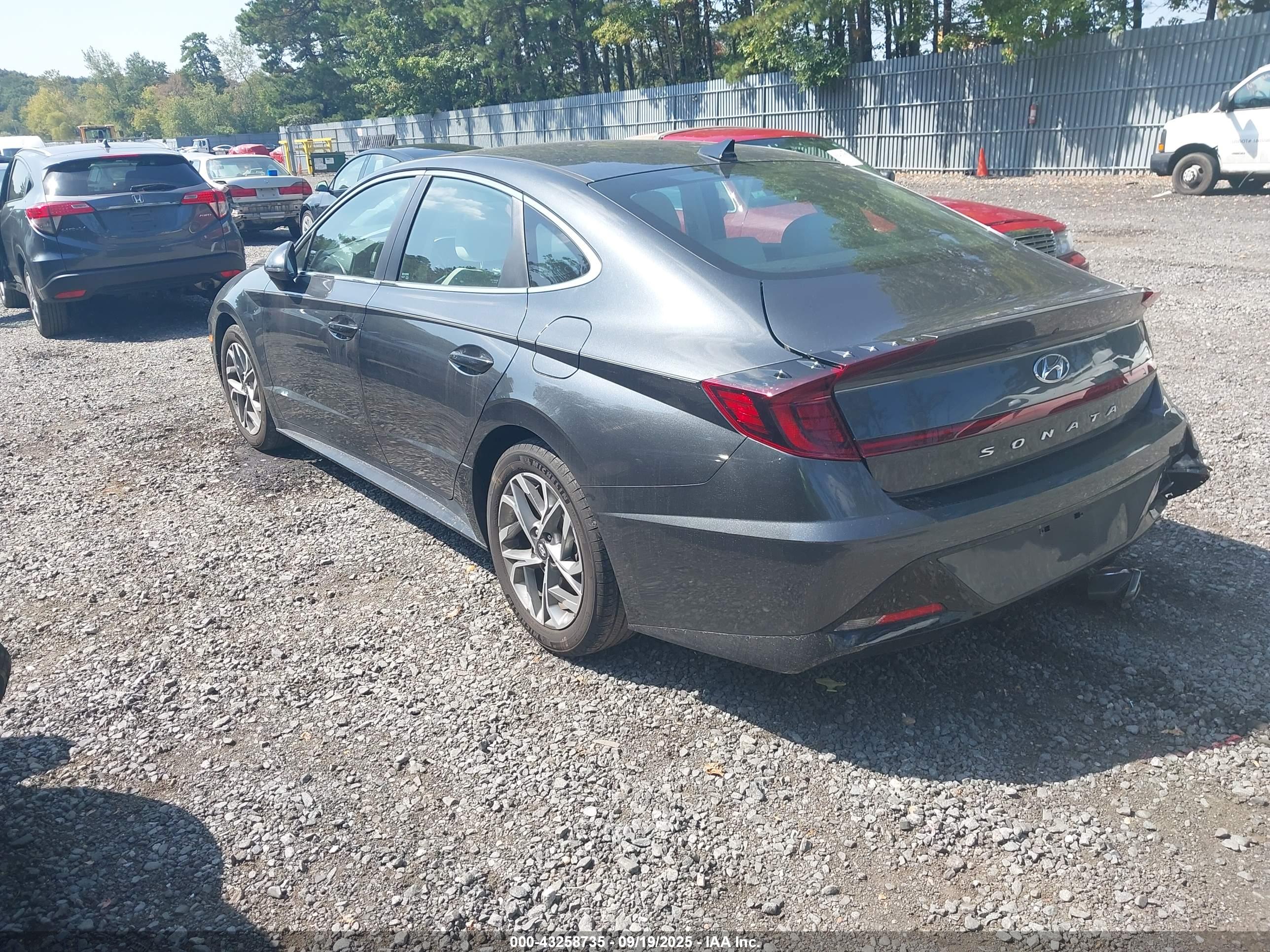 HYUNDAI SONATA image 3