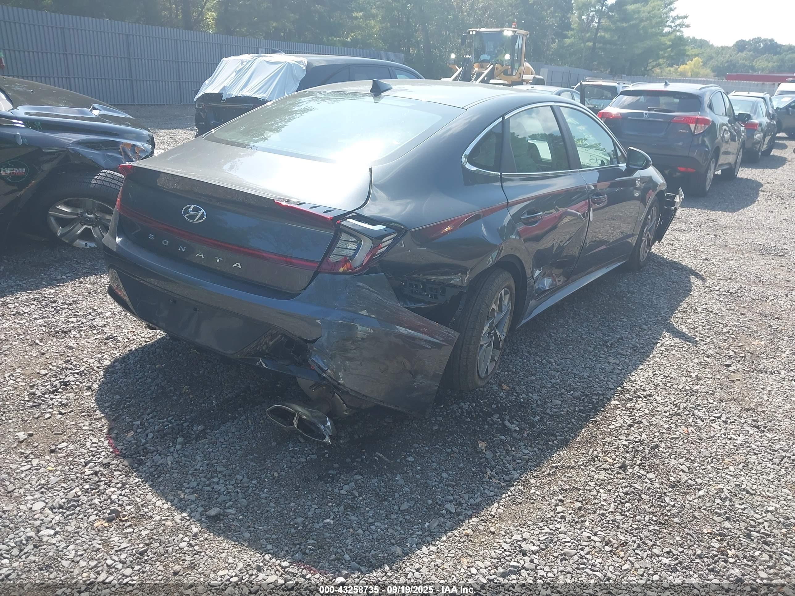 HYUNDAI SONATA image 4