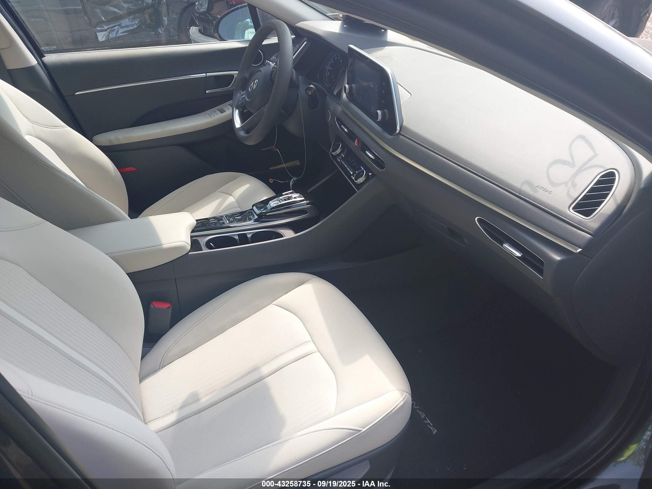 HYUNDAI SONATA image 5