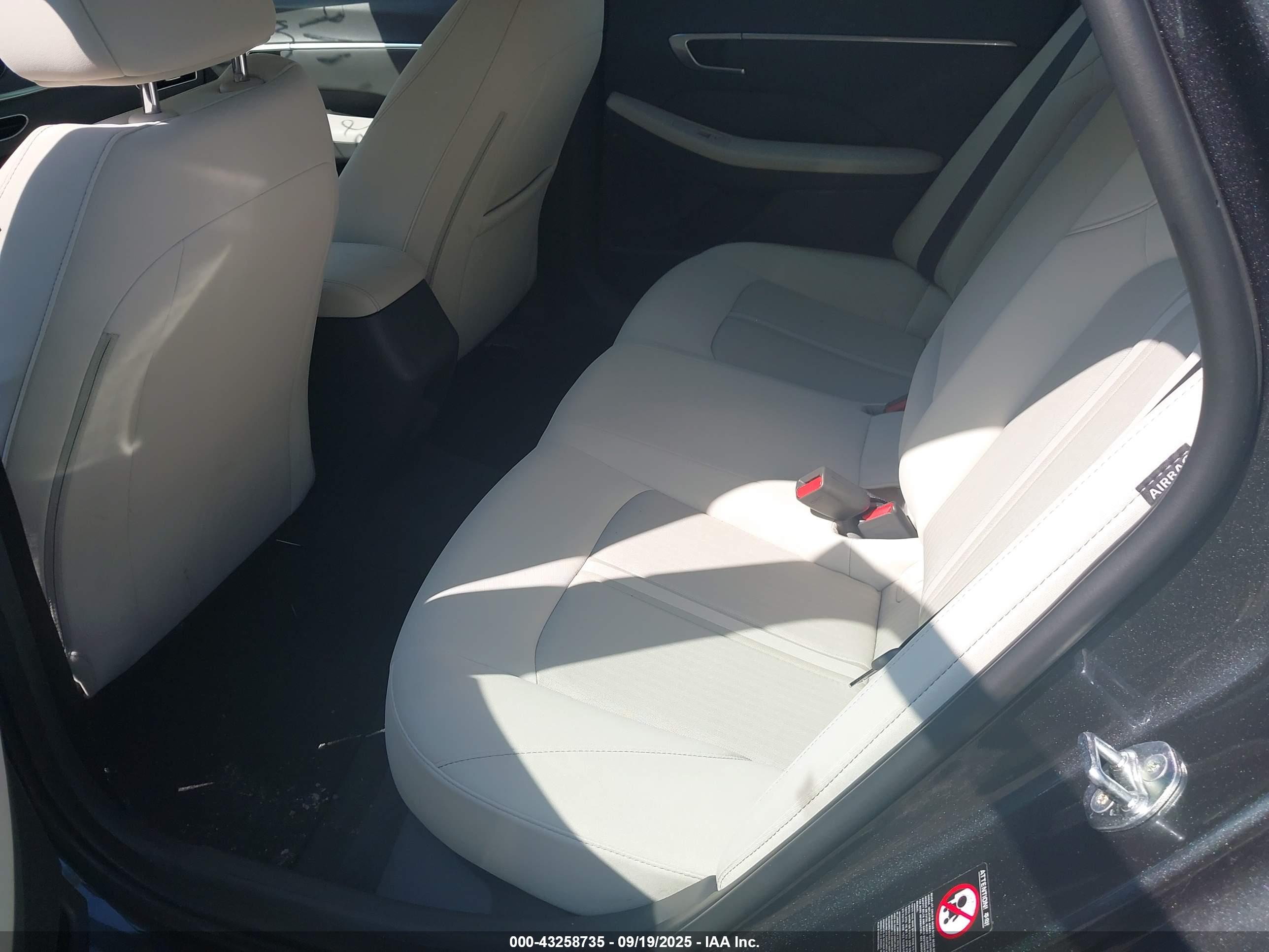 HYUNDAI SONATA image 8