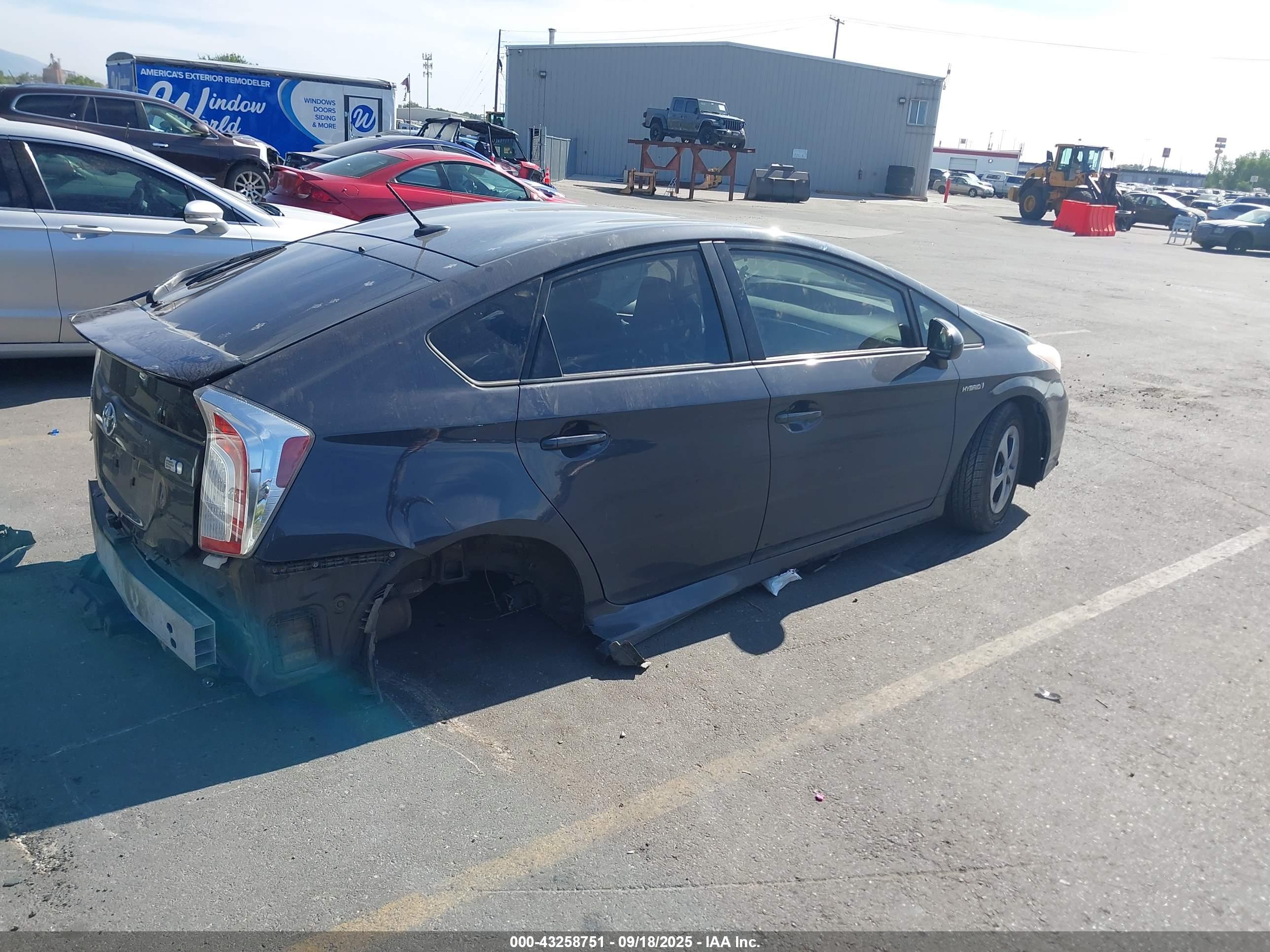 TOYOTA PRIUS image 4