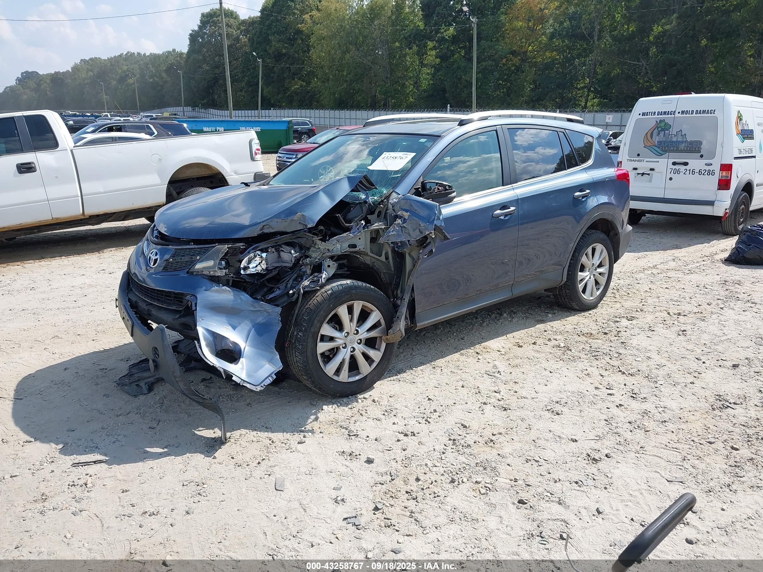TOYOTA RAV4 image 2