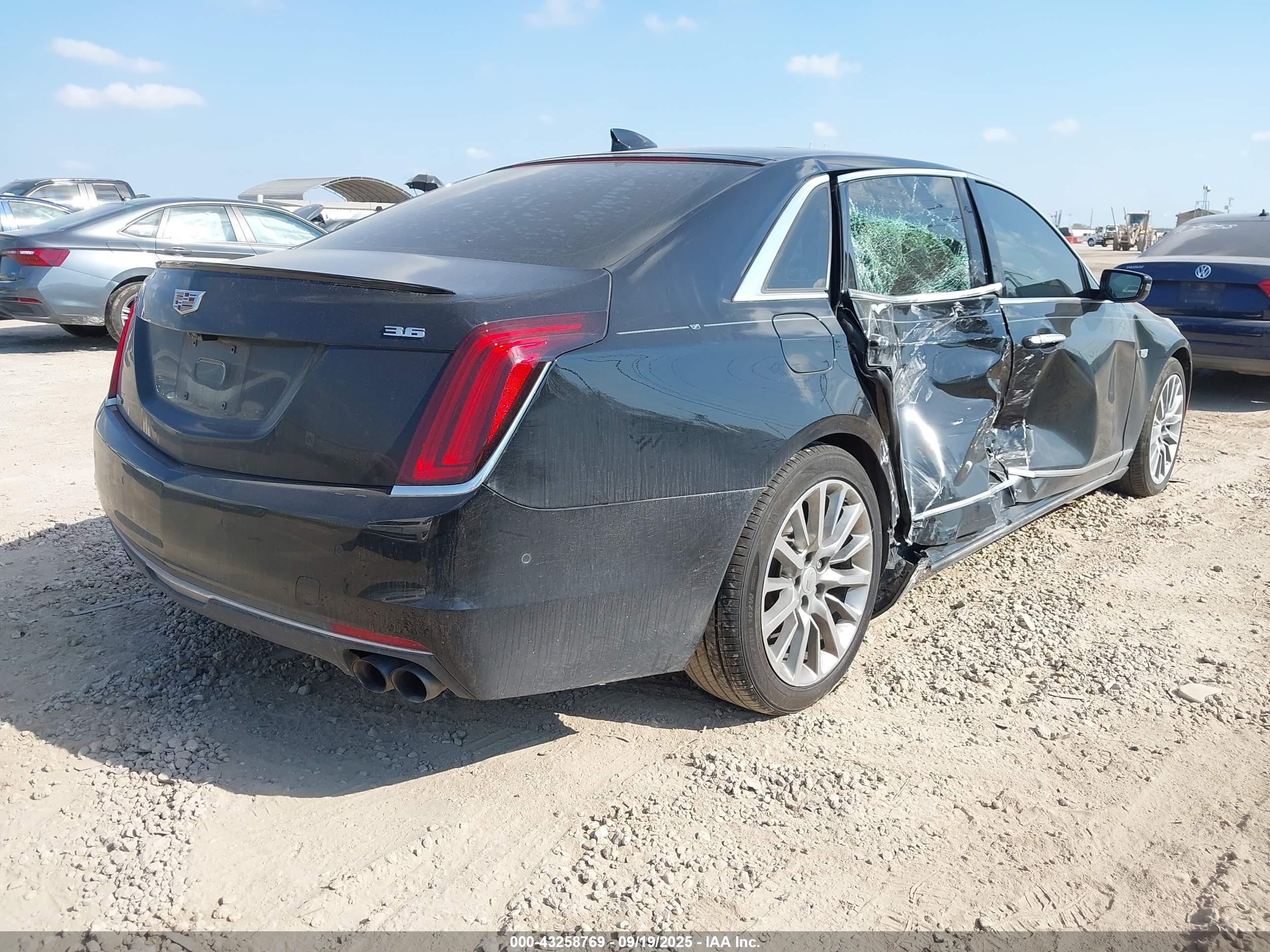 CADILLAC CT6 image 4