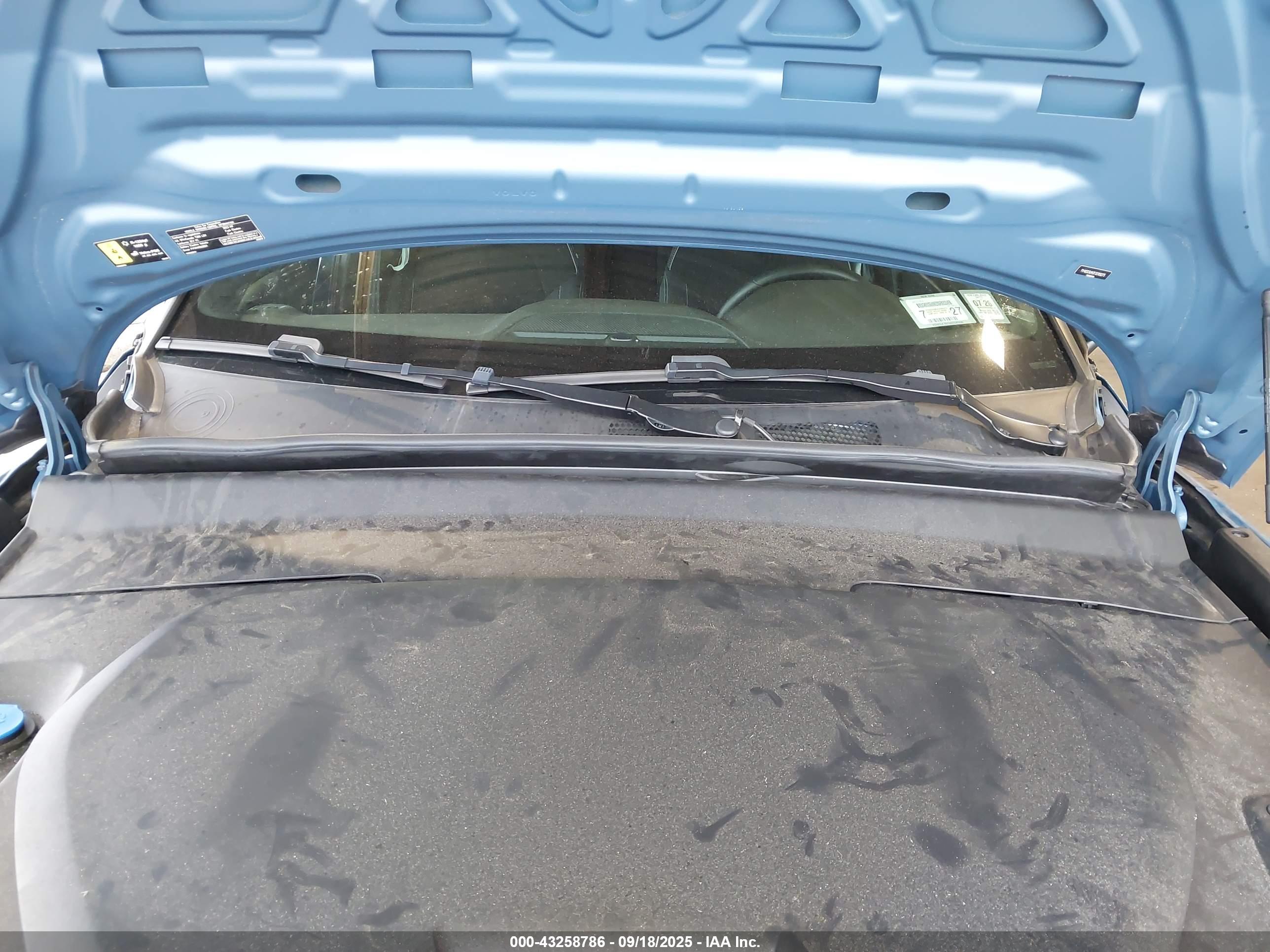 VOLVO XC40 image 10