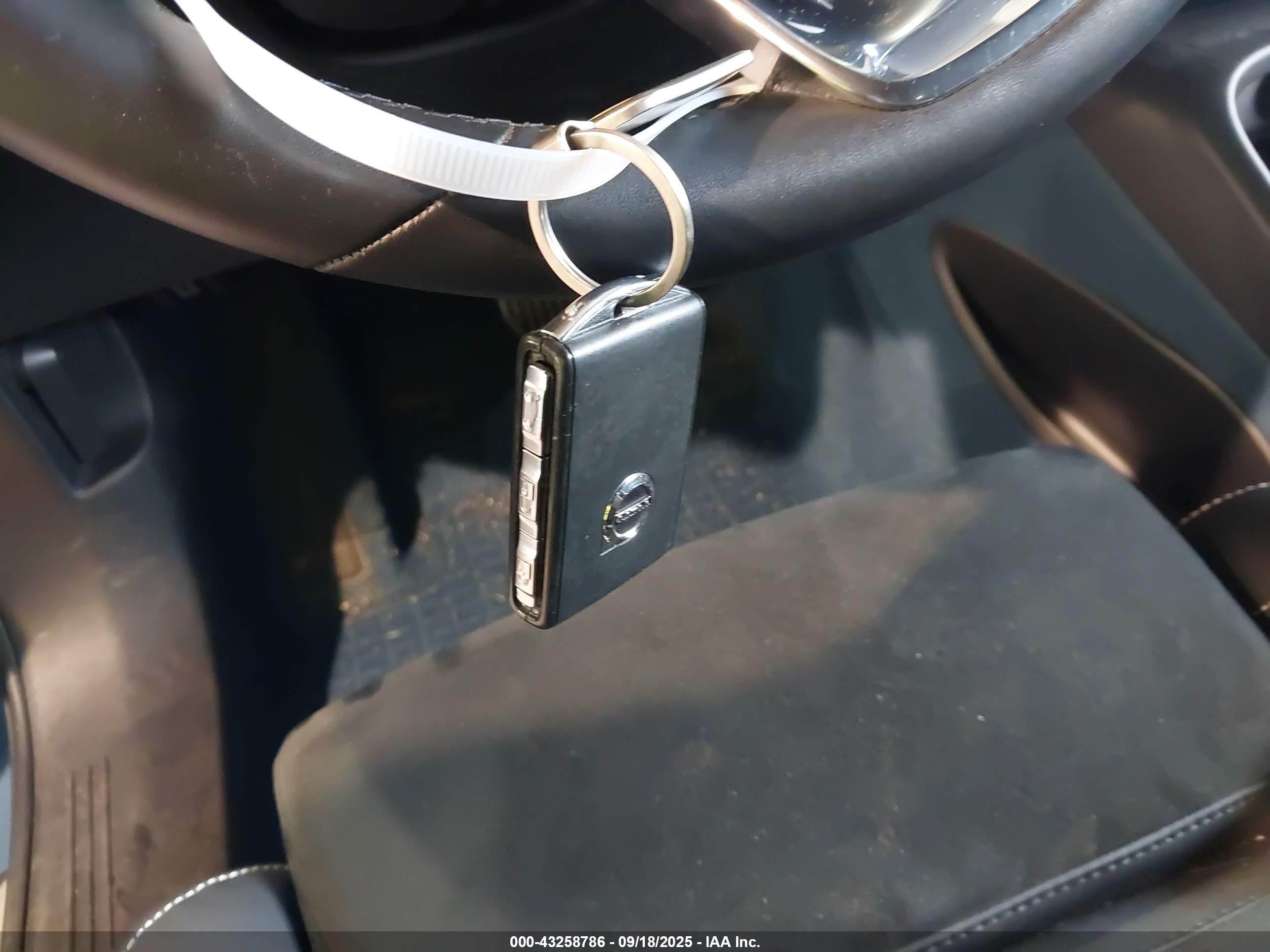 VOLVO XC40 image 11