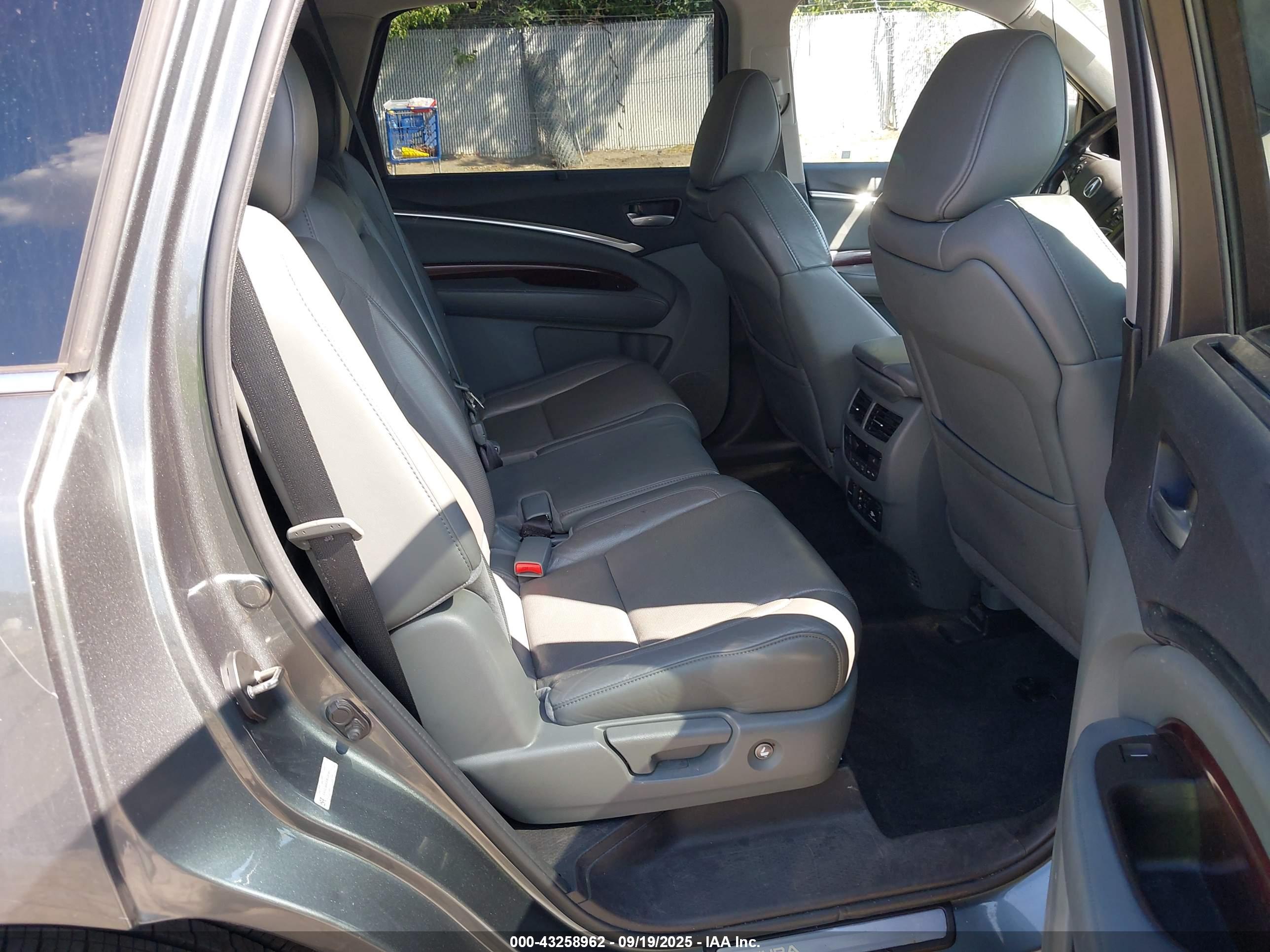 ACURA MDX image 8