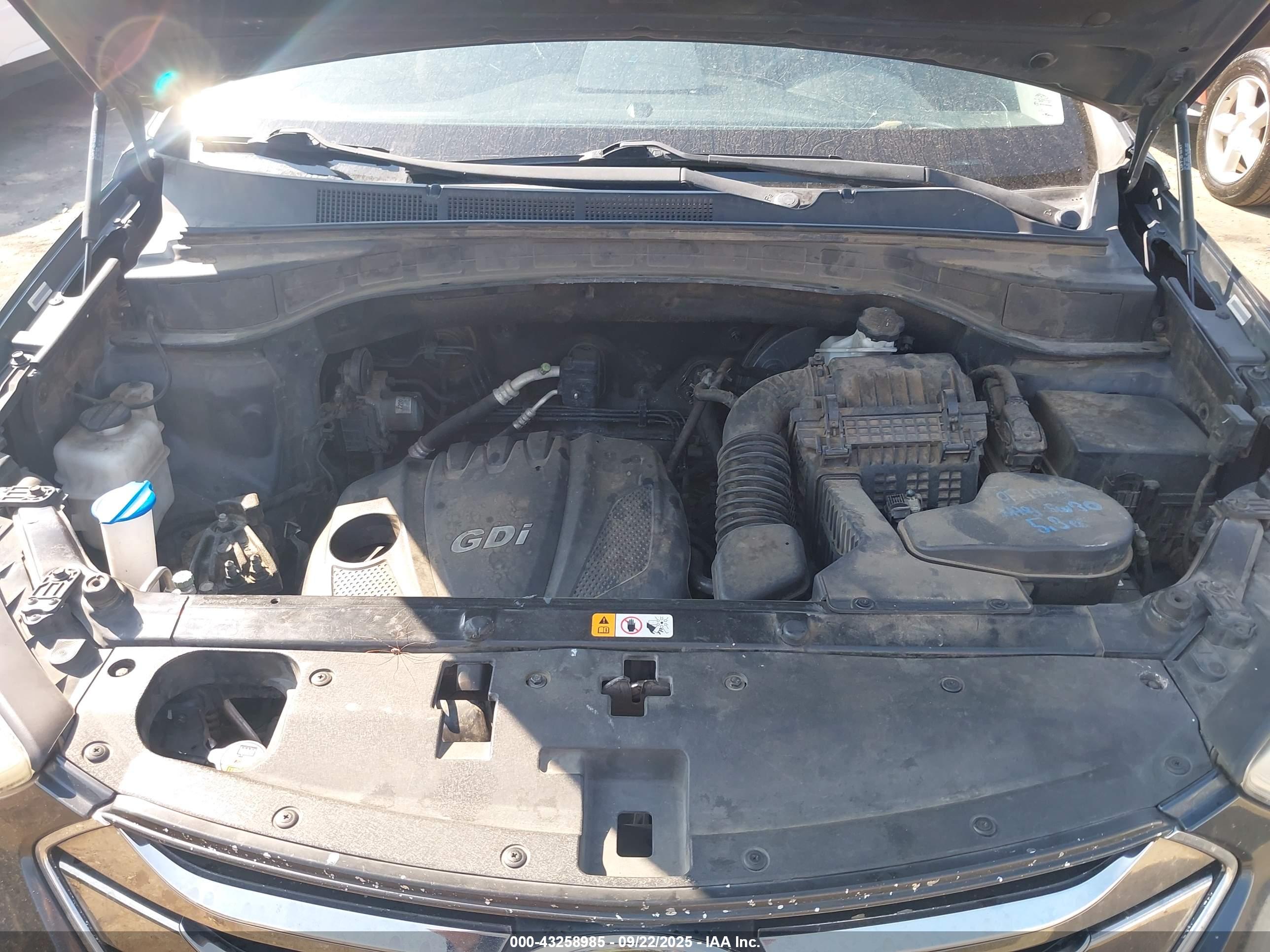 HYUNDAI SANTA image 10