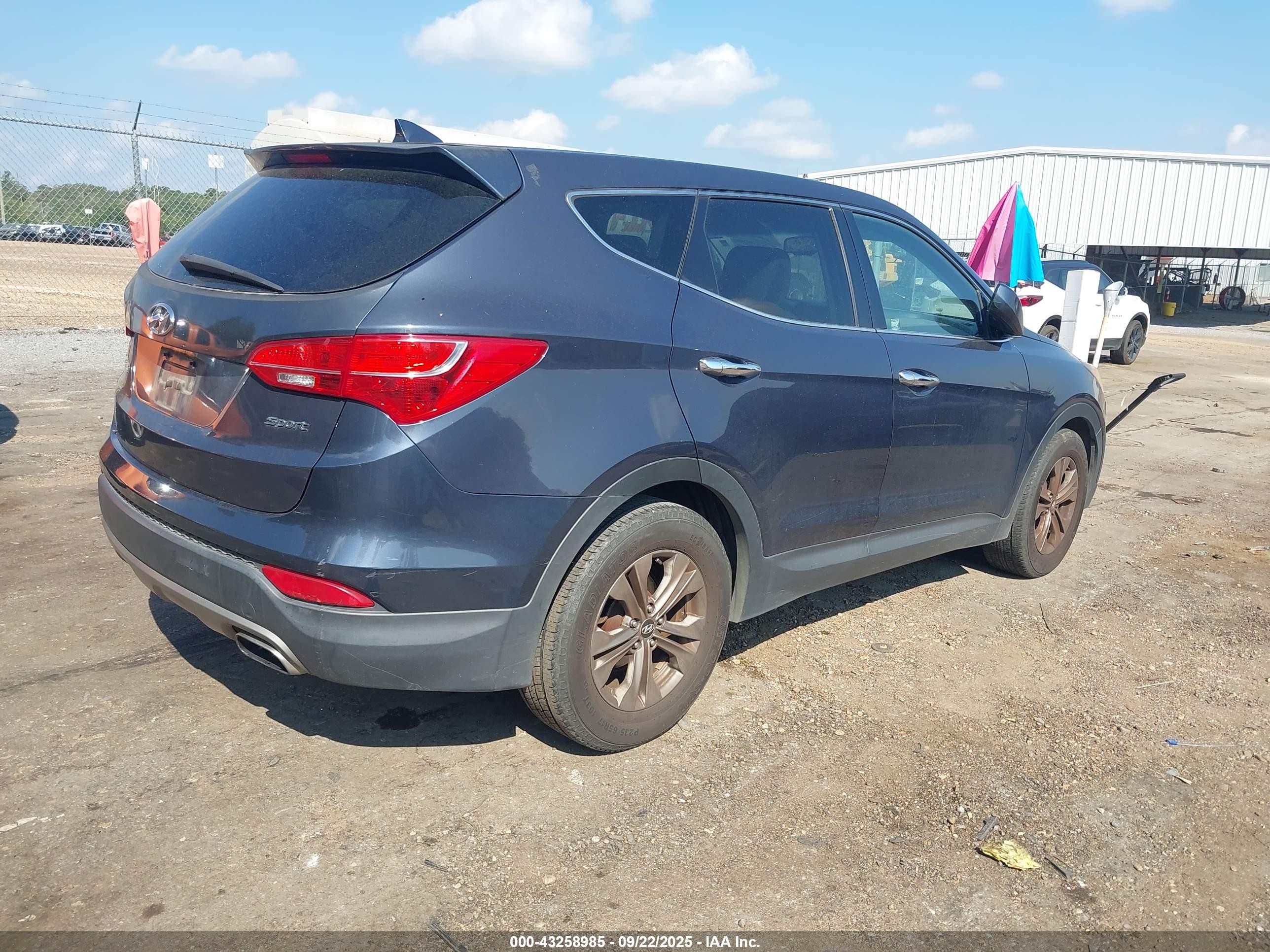 HYUNDAI SANTA image 4