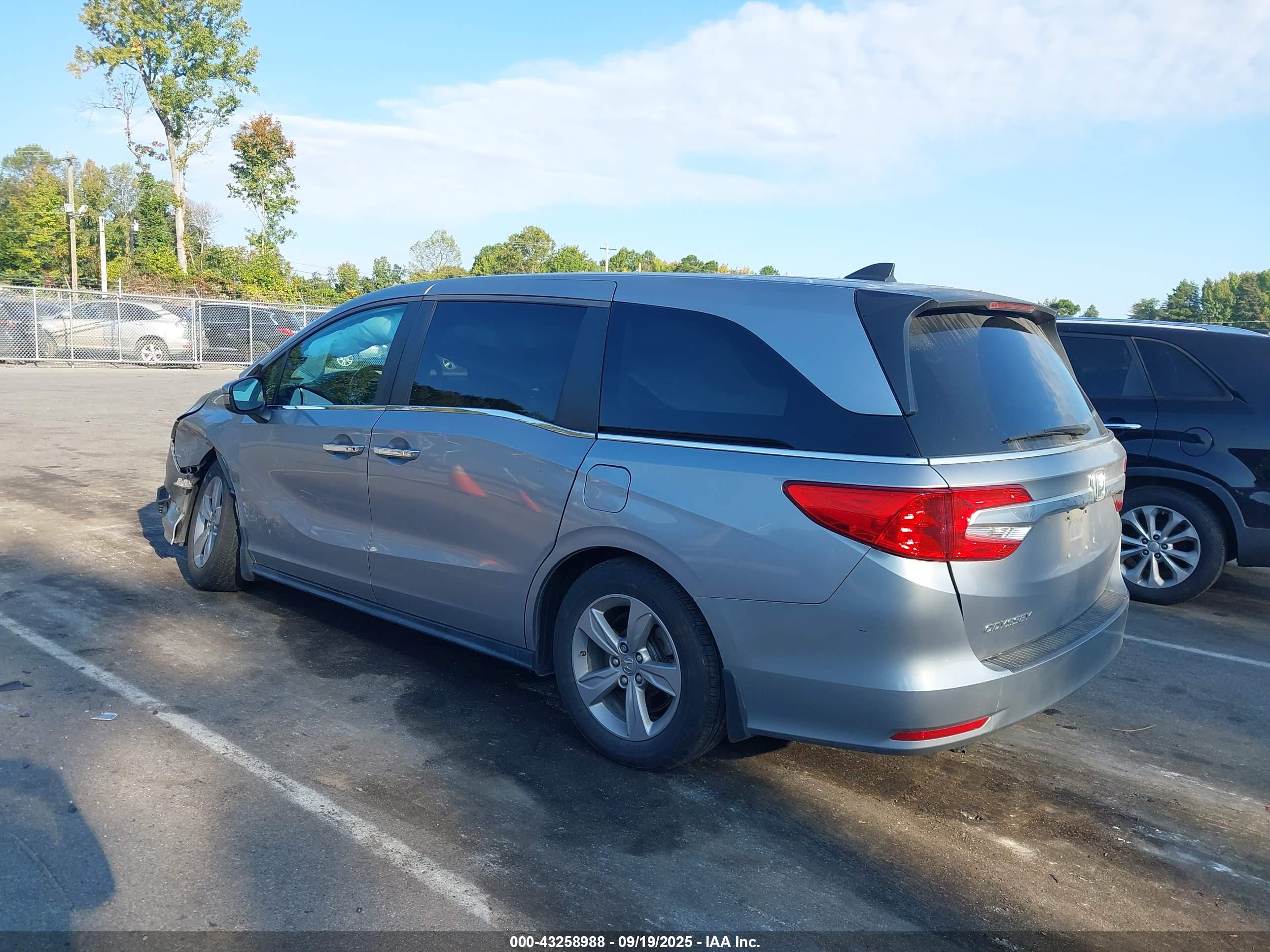 HONDA ODYSSEY image 3