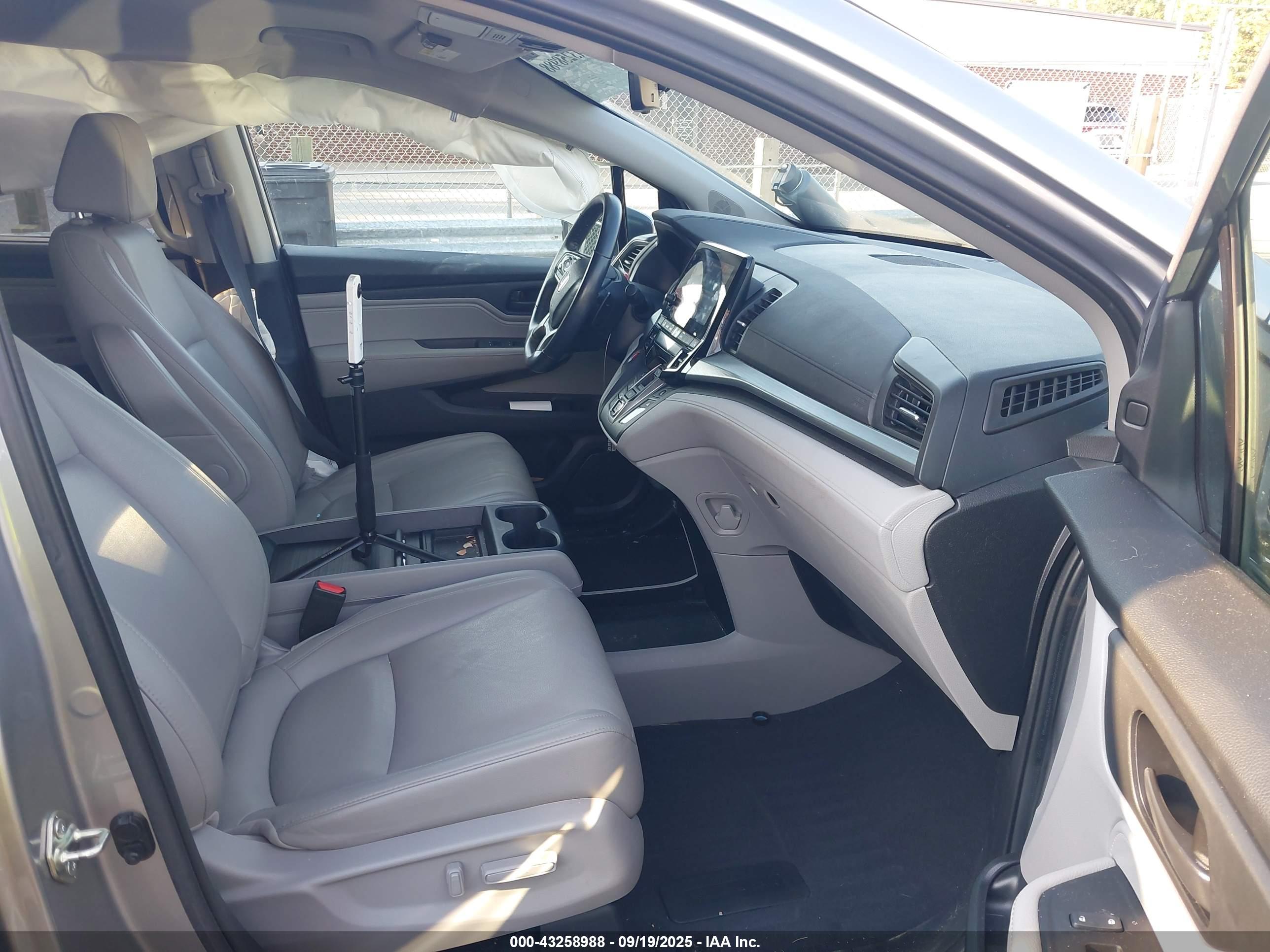 HONDA ODYSSEY image 5