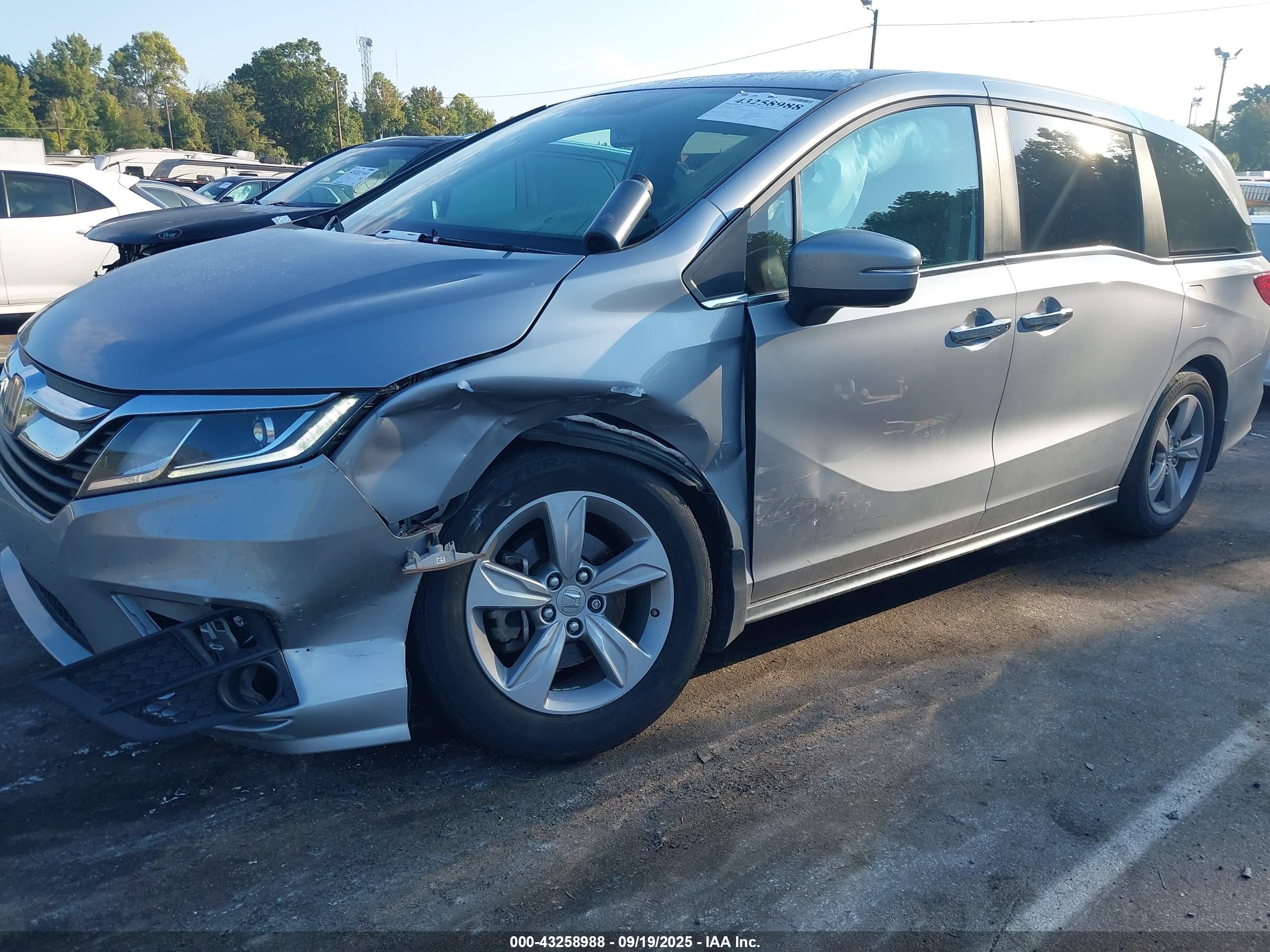 HONDA ODYSSEY image 6