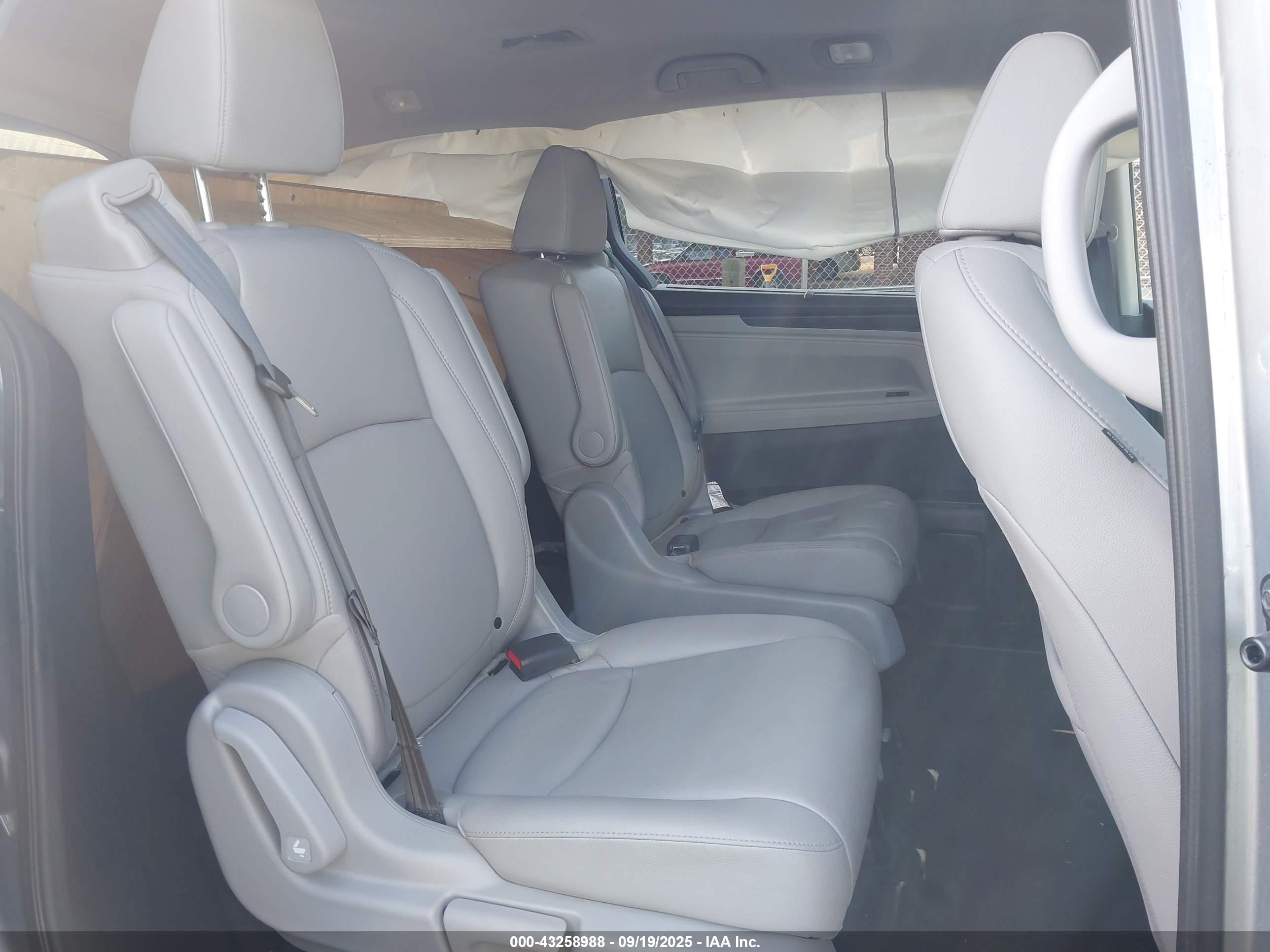 HONDA ODYSSEY image 8