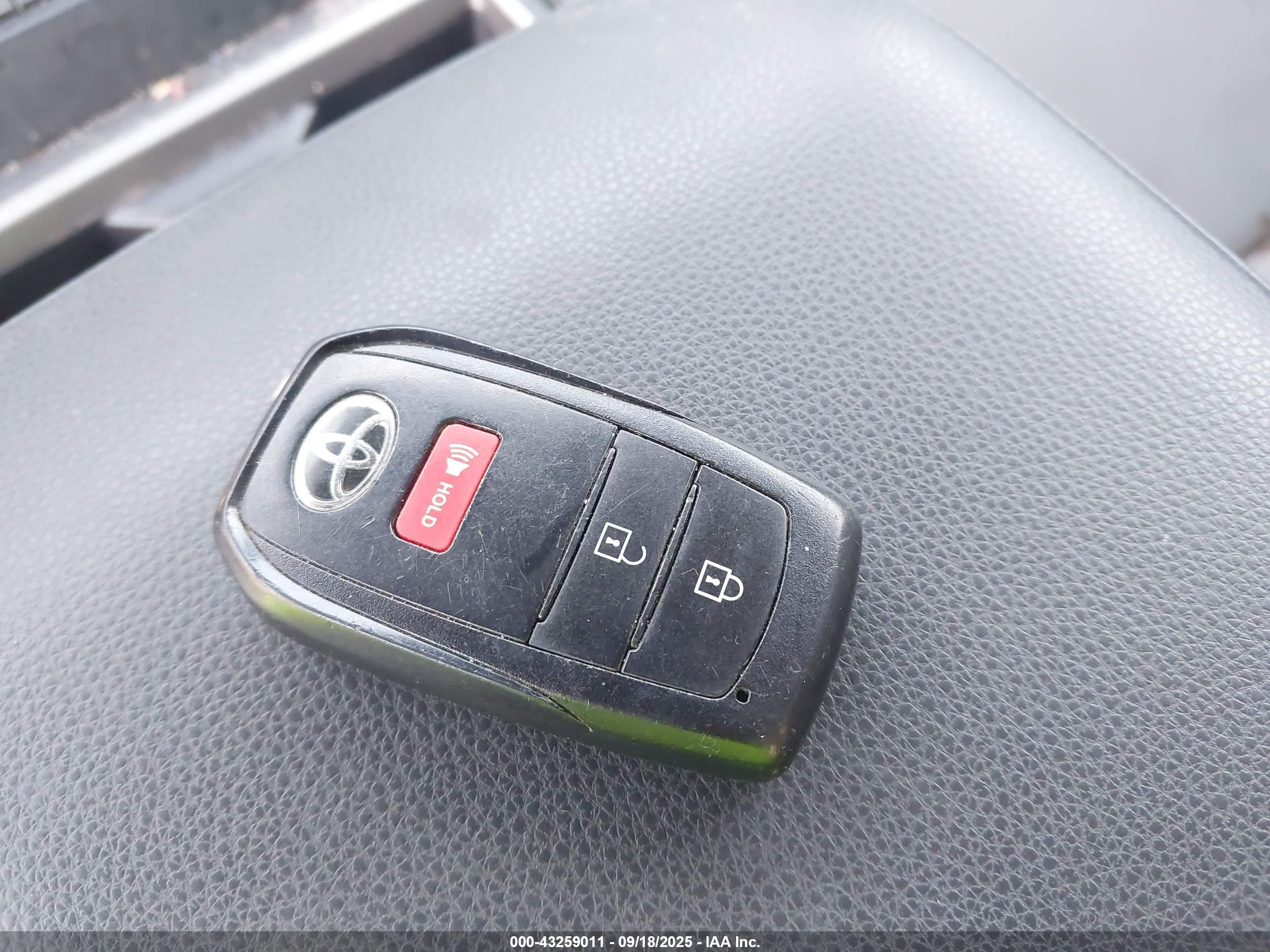 TOYOTA TACOMA image 11