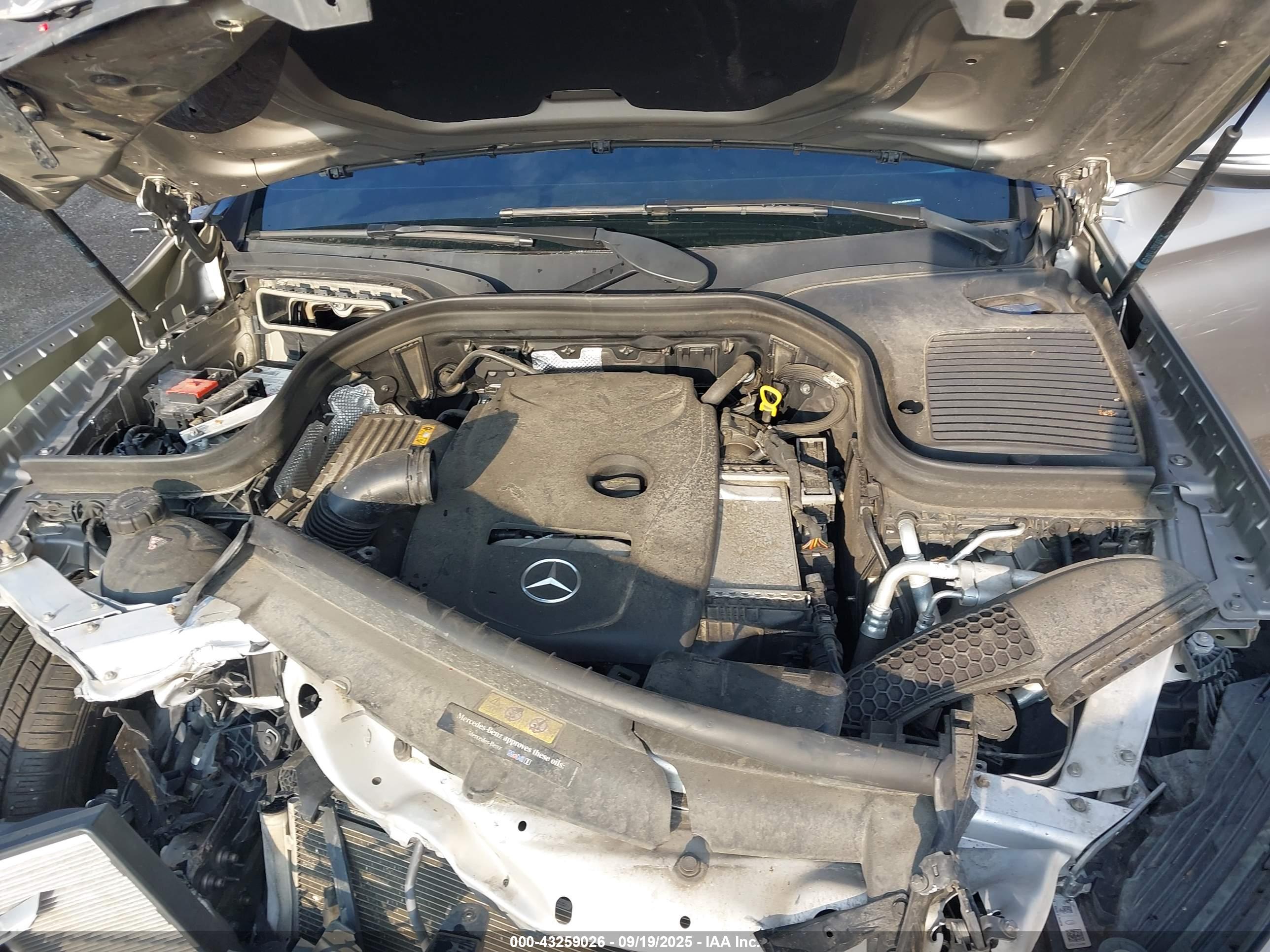 MERCEDES-BENZ GLC image 10