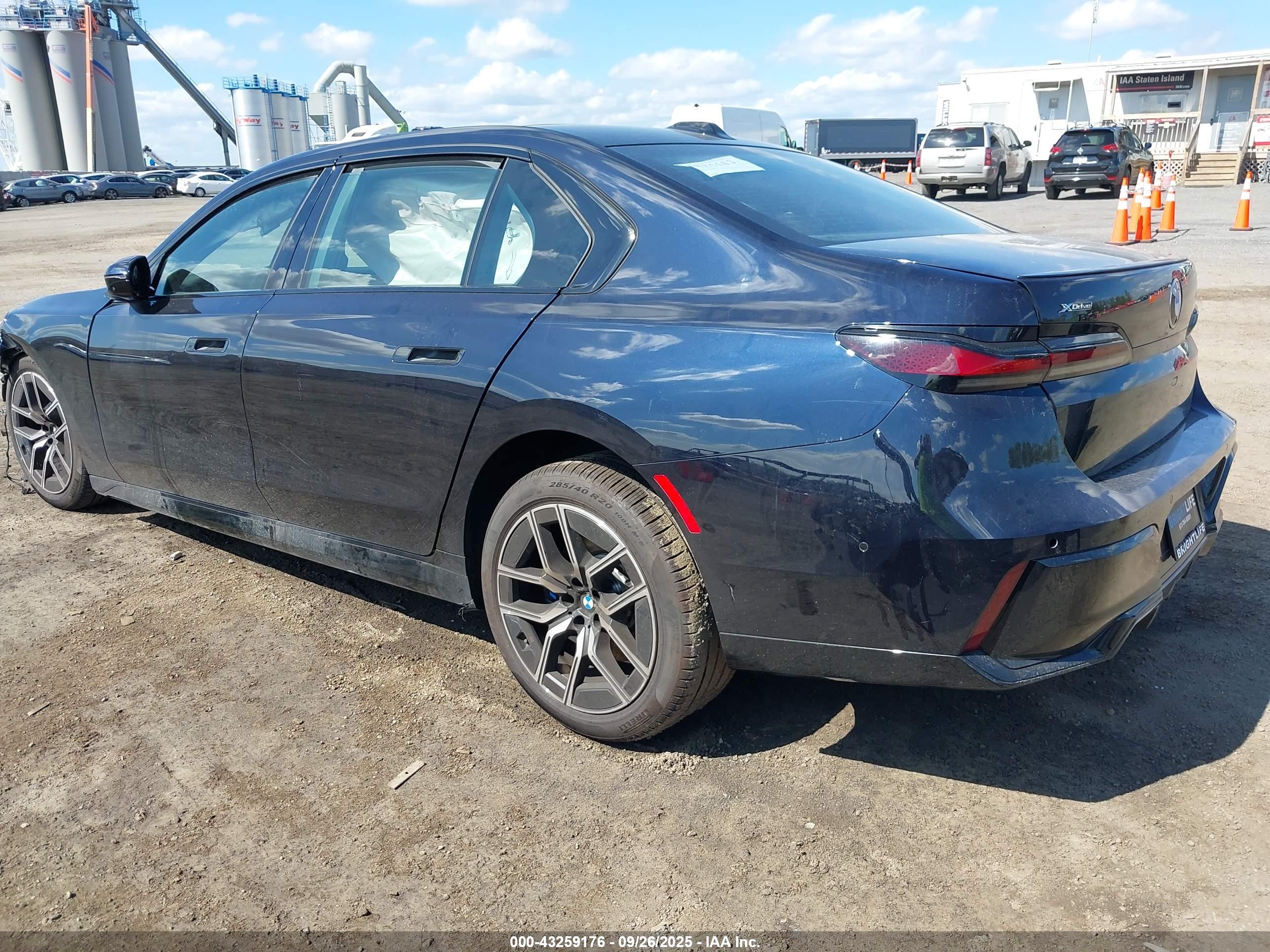 BMW 740 image 3