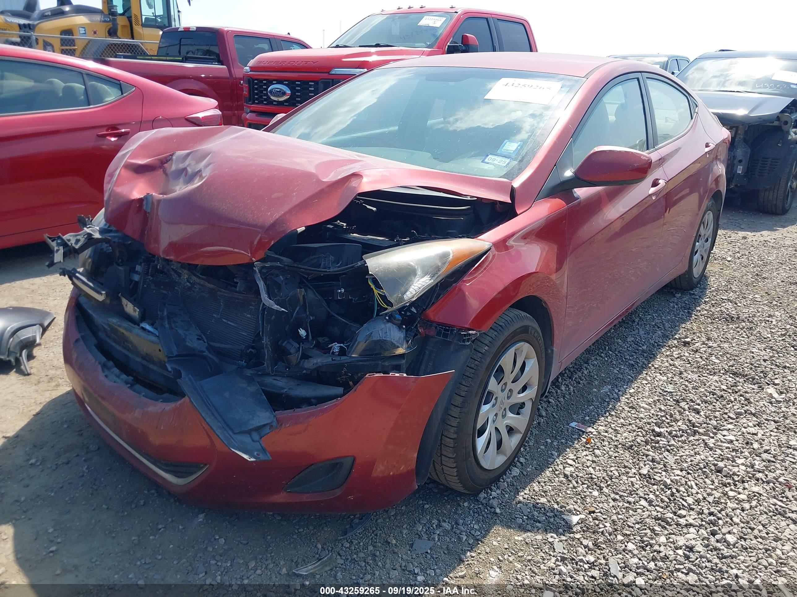 HYUNDAI ELANTRA image 2