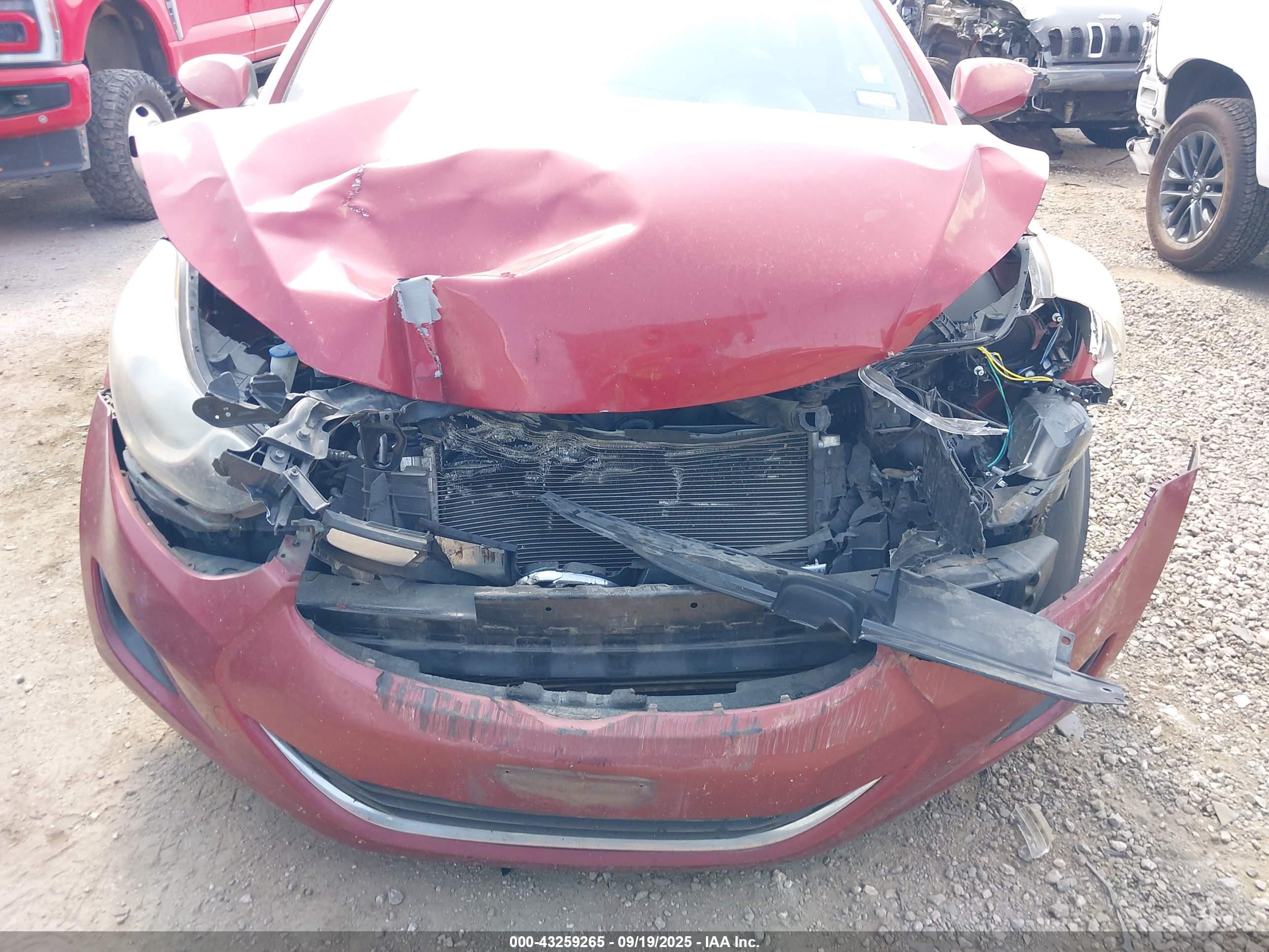 HYUNDAI ELANTRA image 6