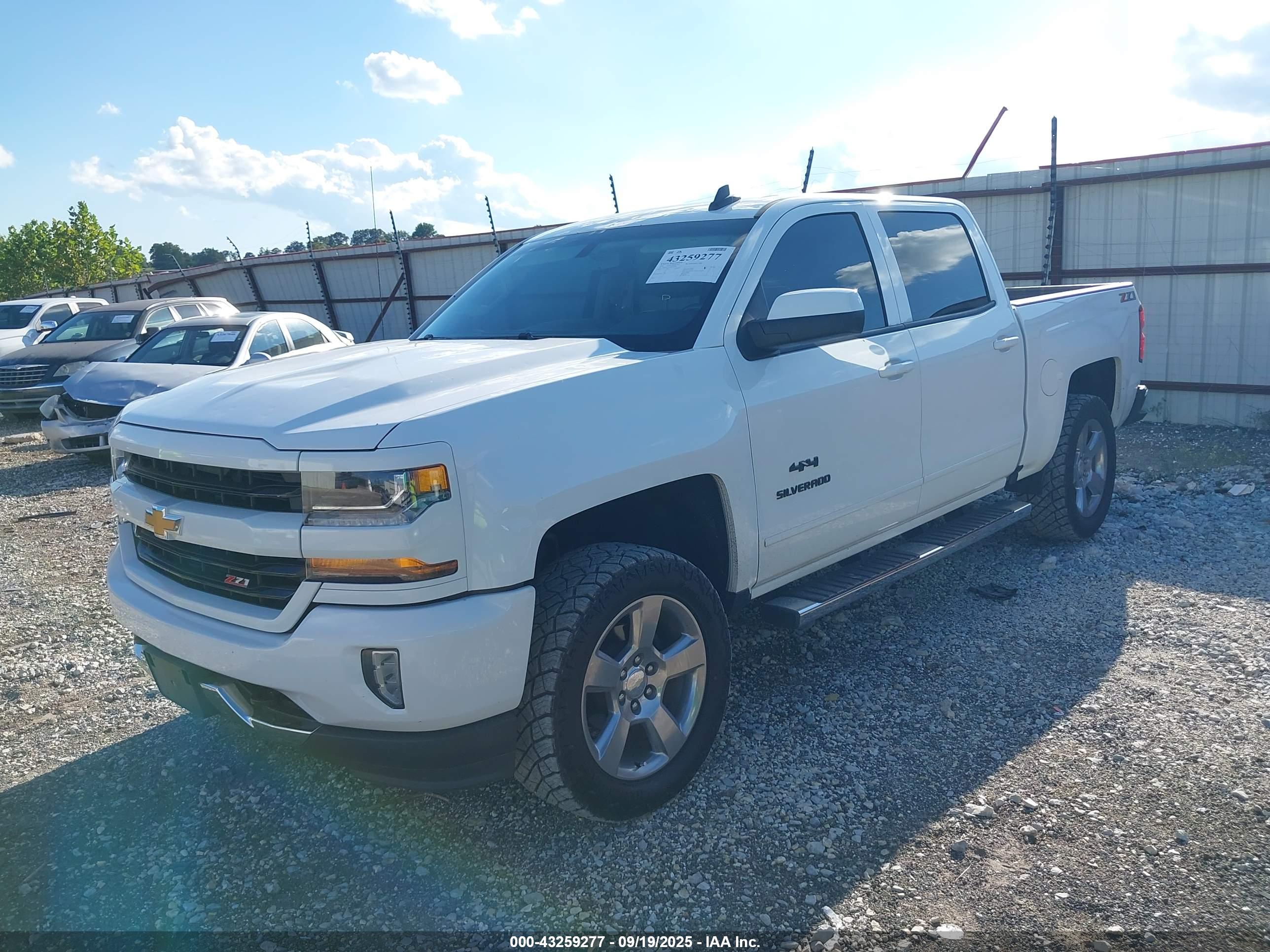 CHEVROLET SILVERADO image 2