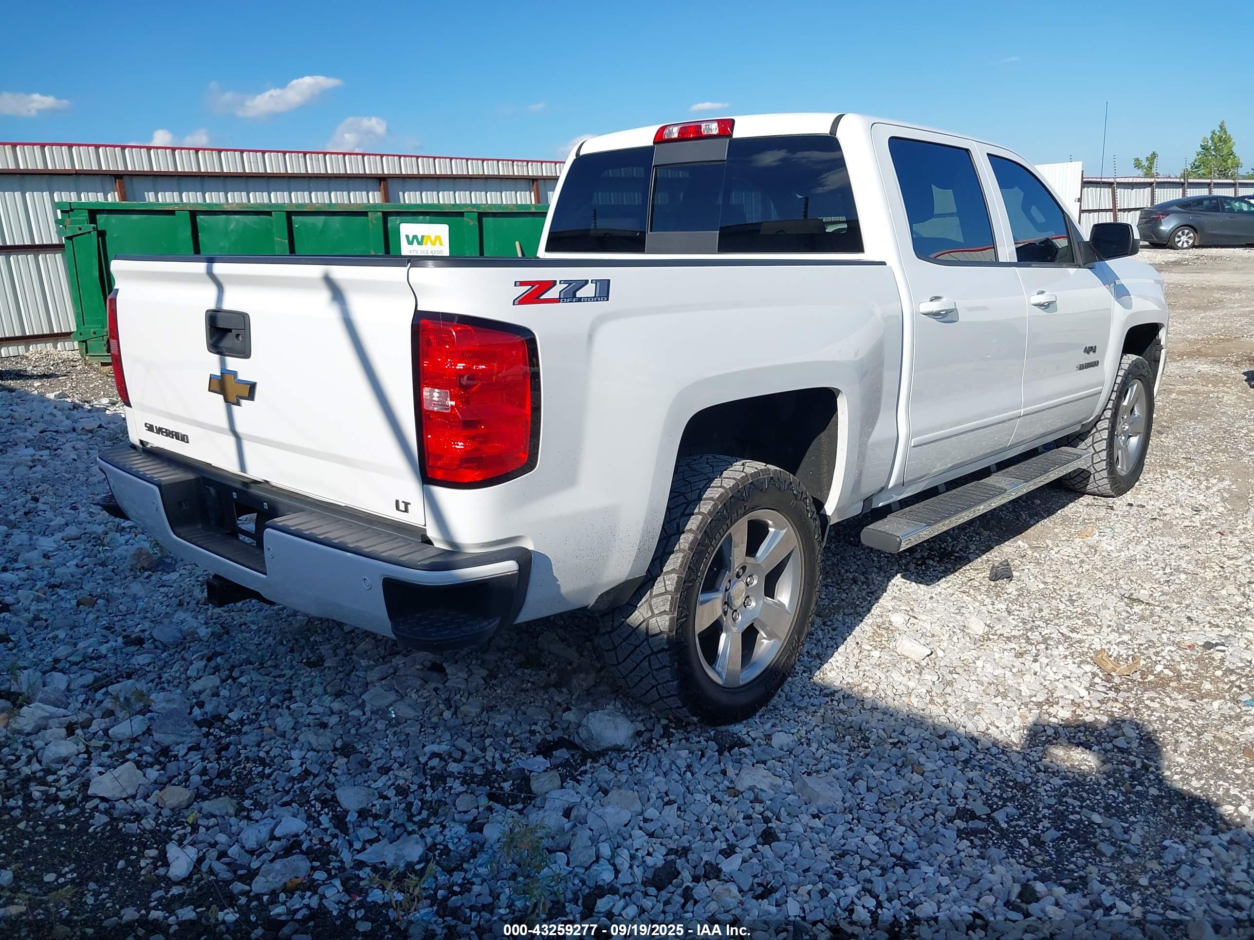 CHEVROLET SILVERADO image 4