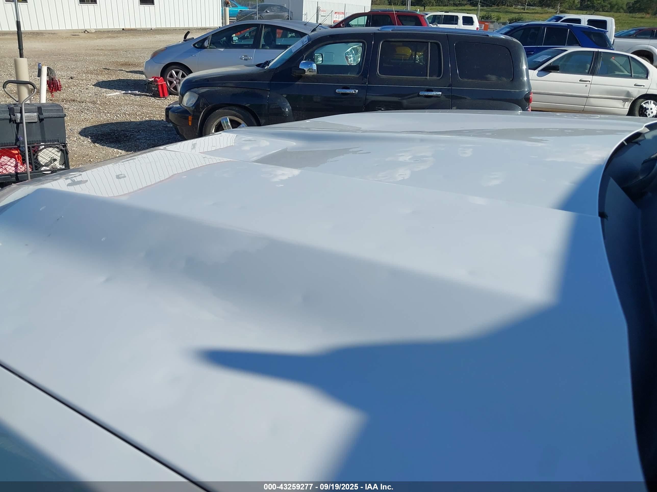 CHEVROLET SILVERADO image 6