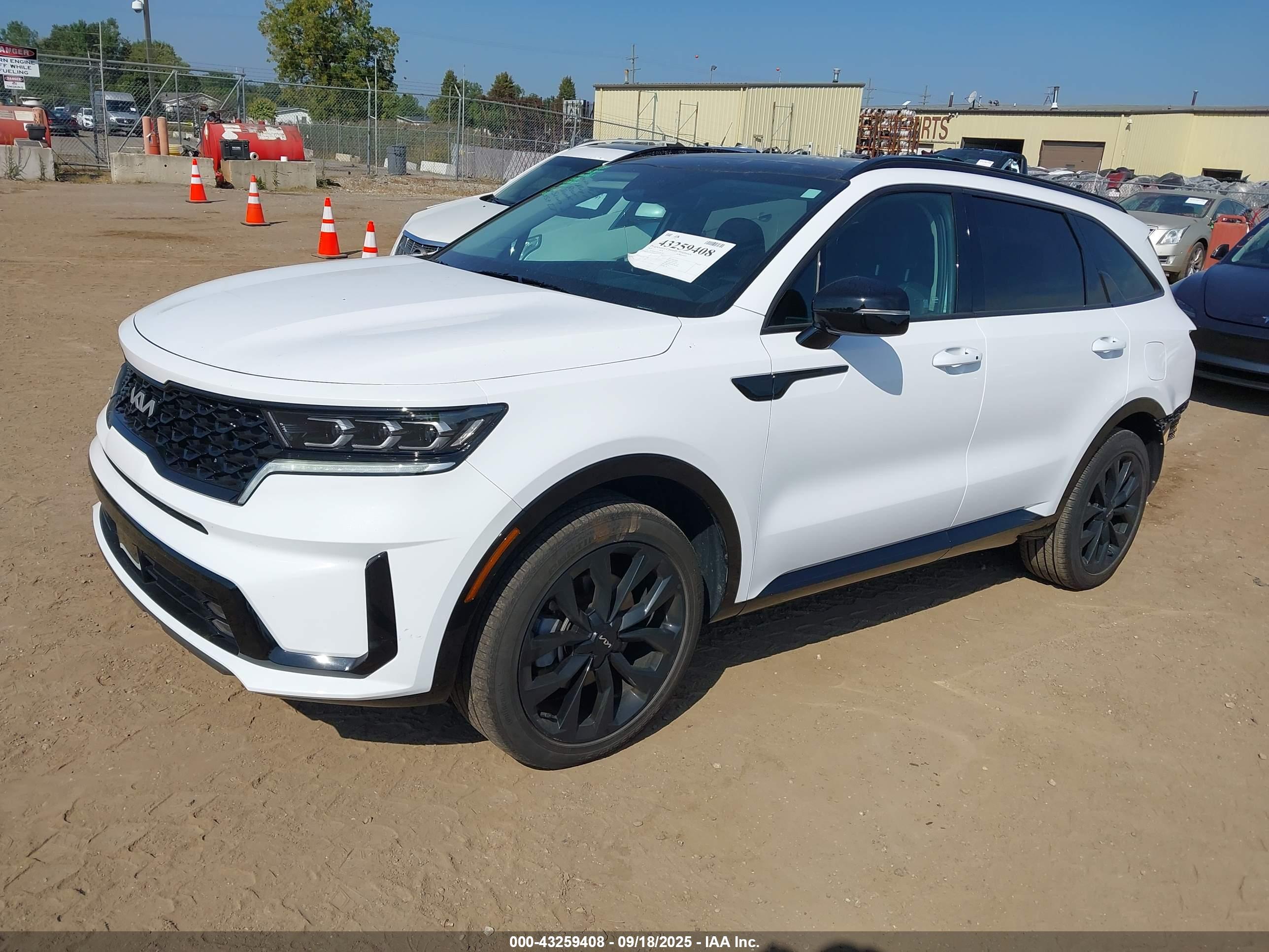 KIA SORENTO image 2