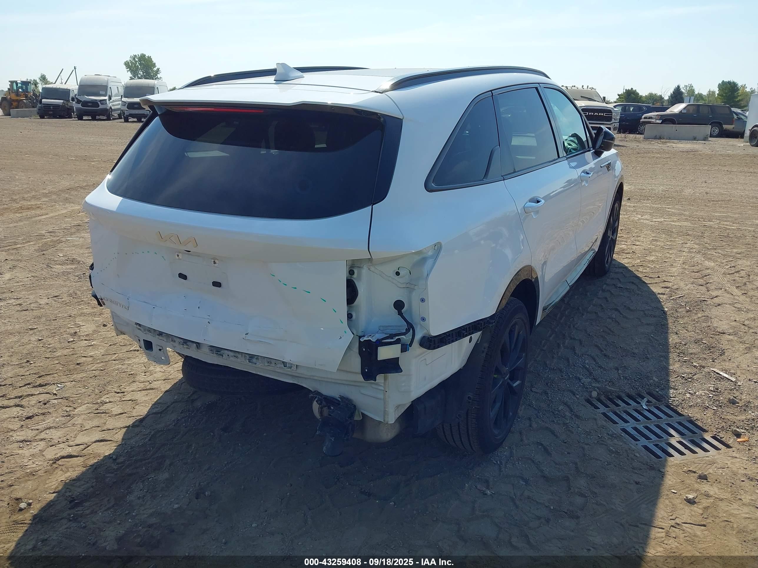 KIA SORENTO image 4