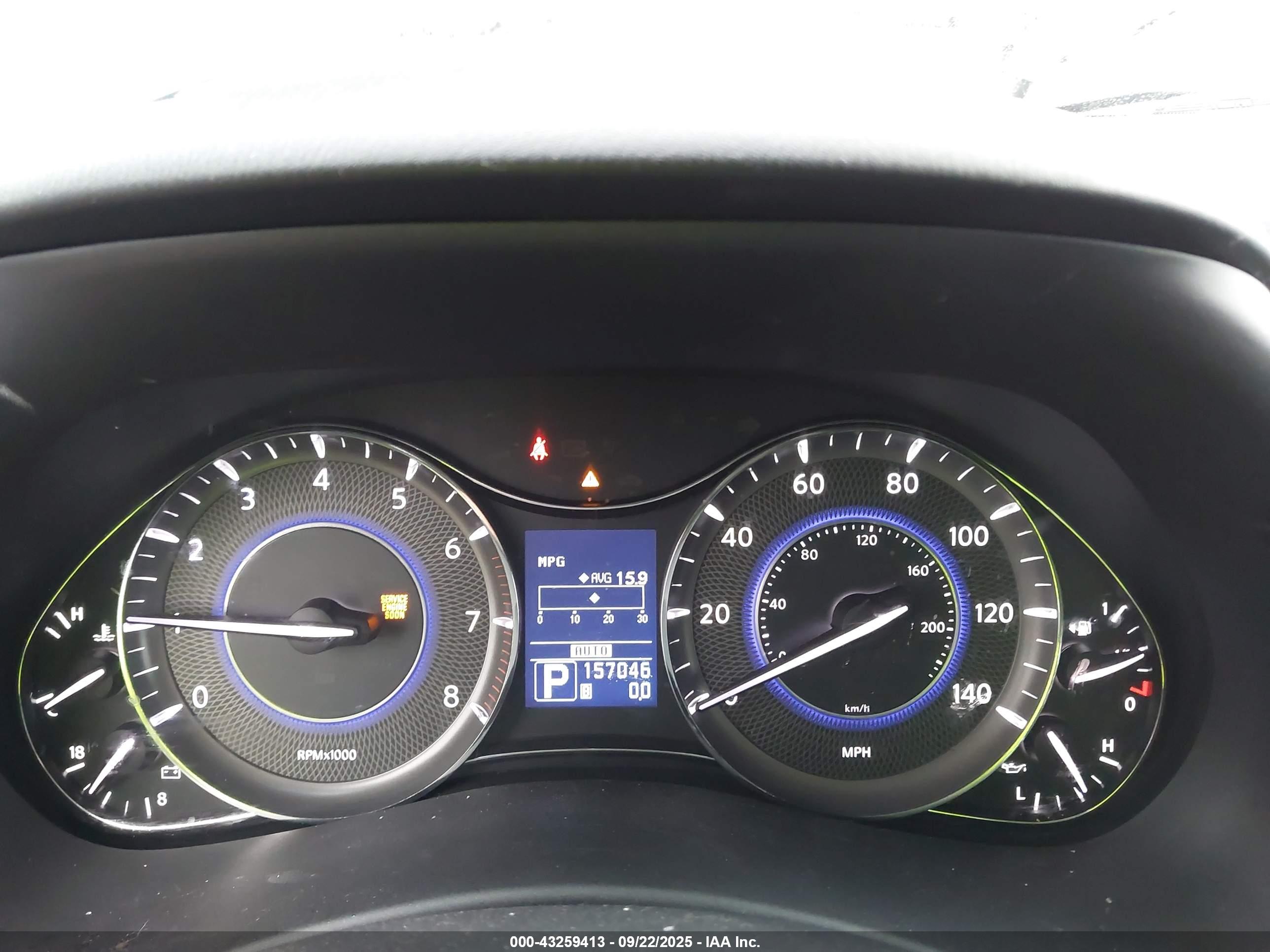 INFINITI QX56 image 7