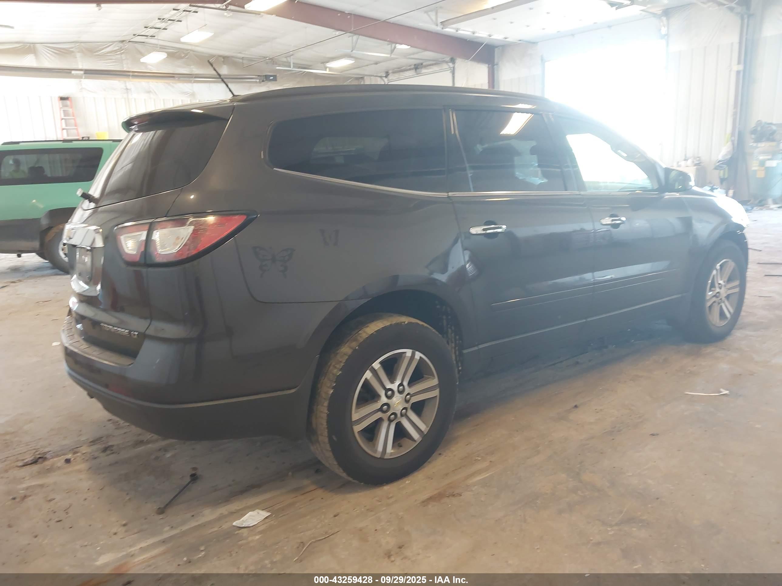 CHEVROLET TRAVERSE image 4