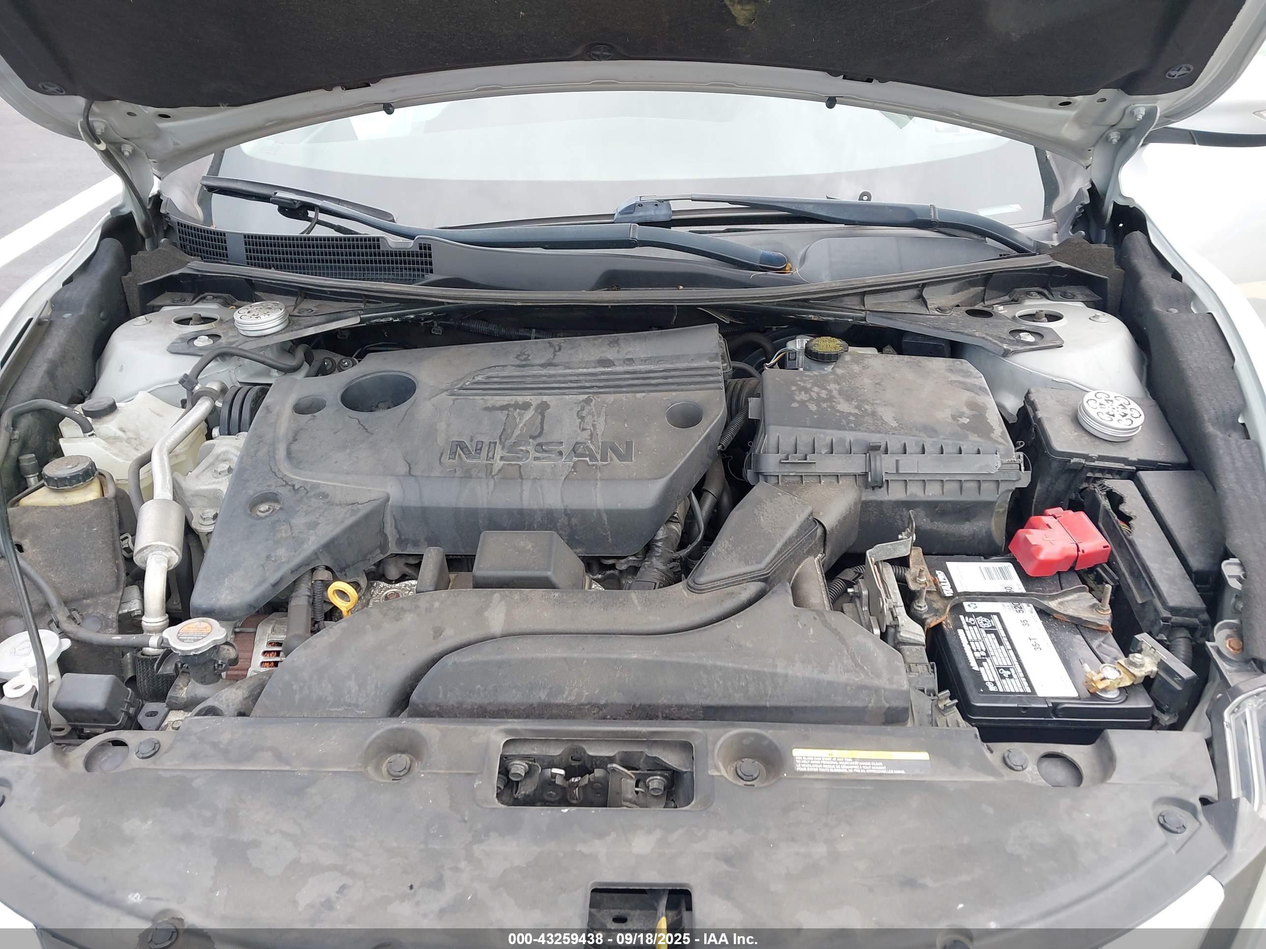 NISSAN ALTIMA image 10