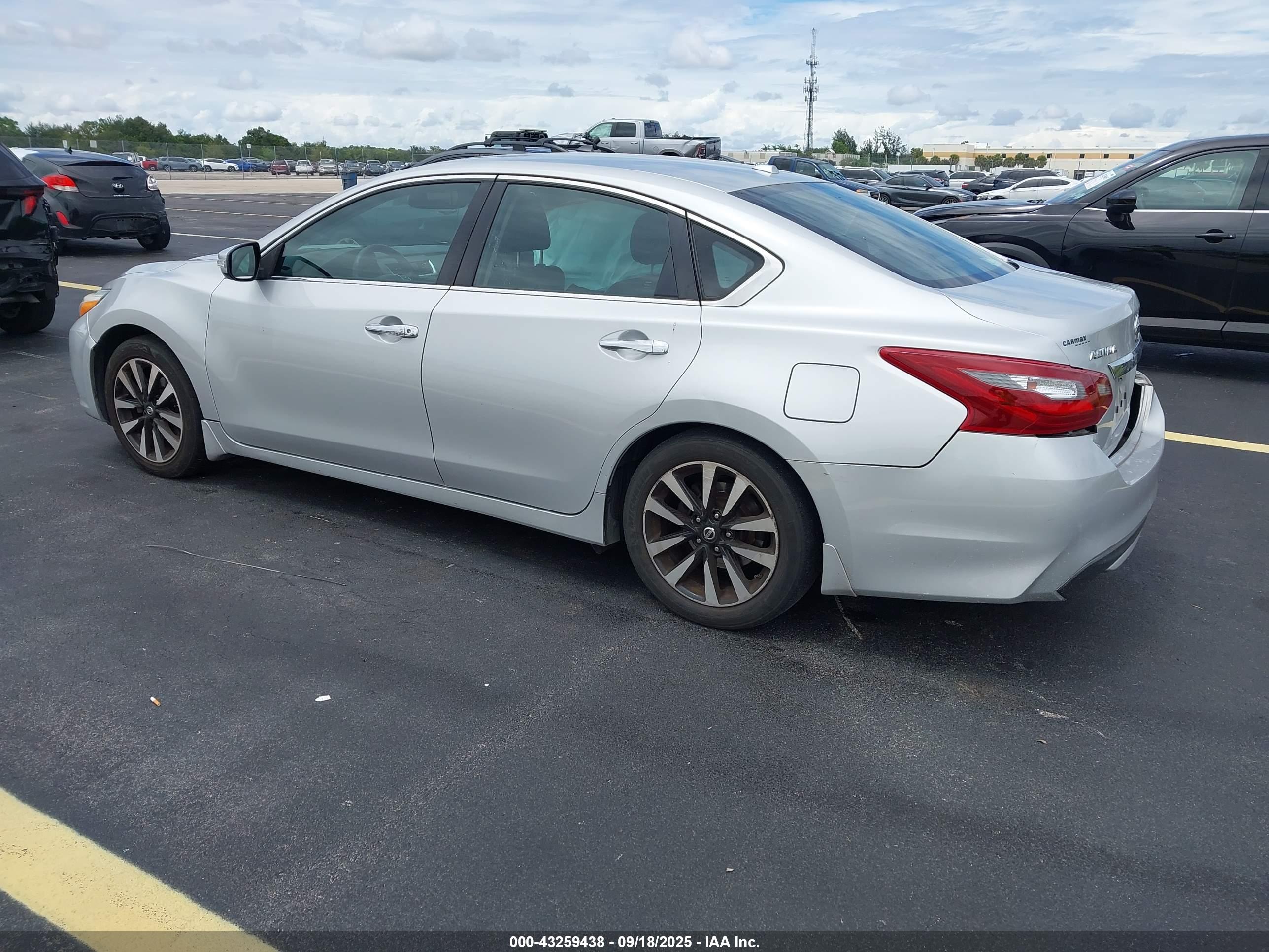 NISSAN ALTIMA image 3