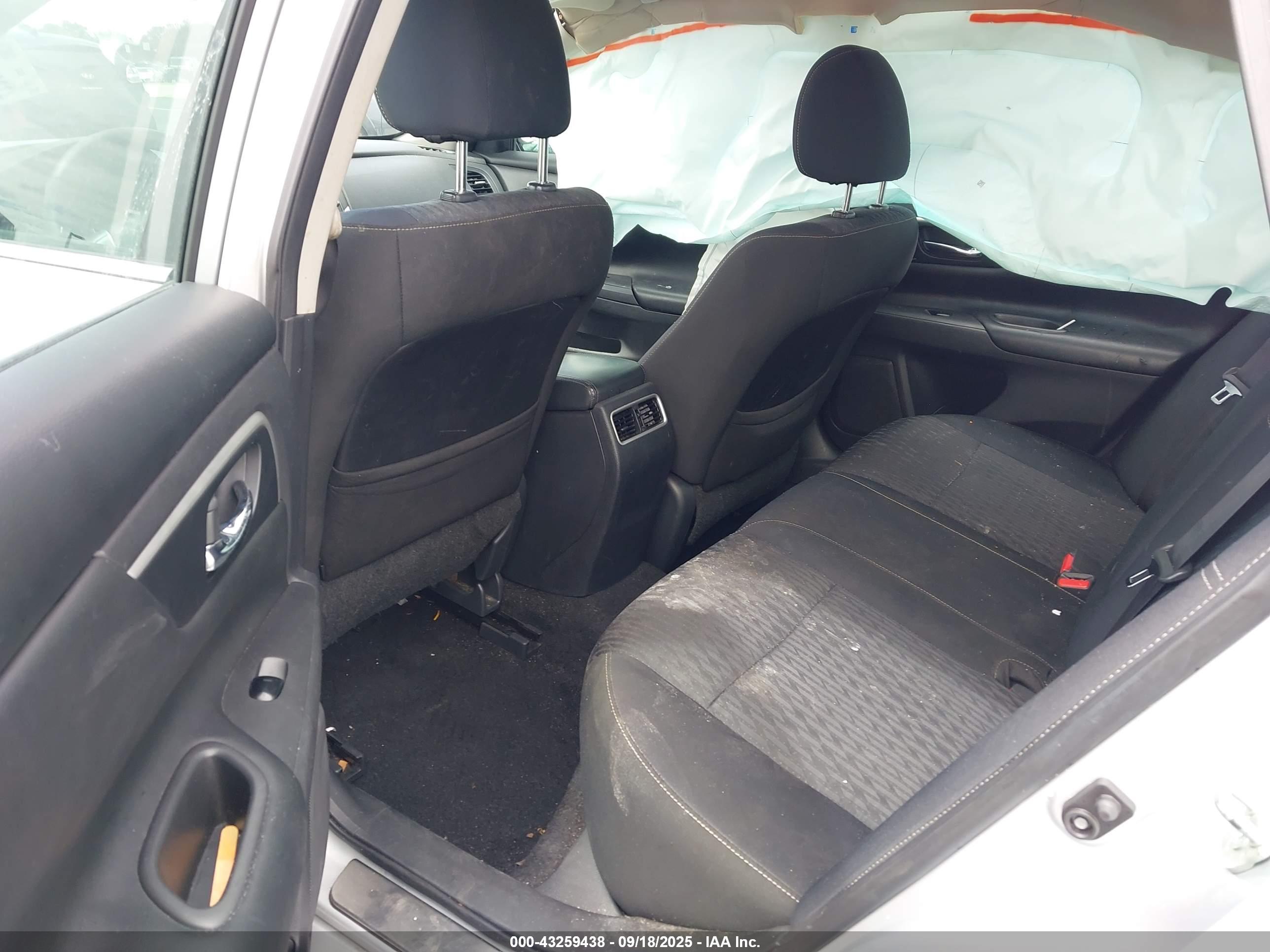 NISSAN ALTIMA image 8