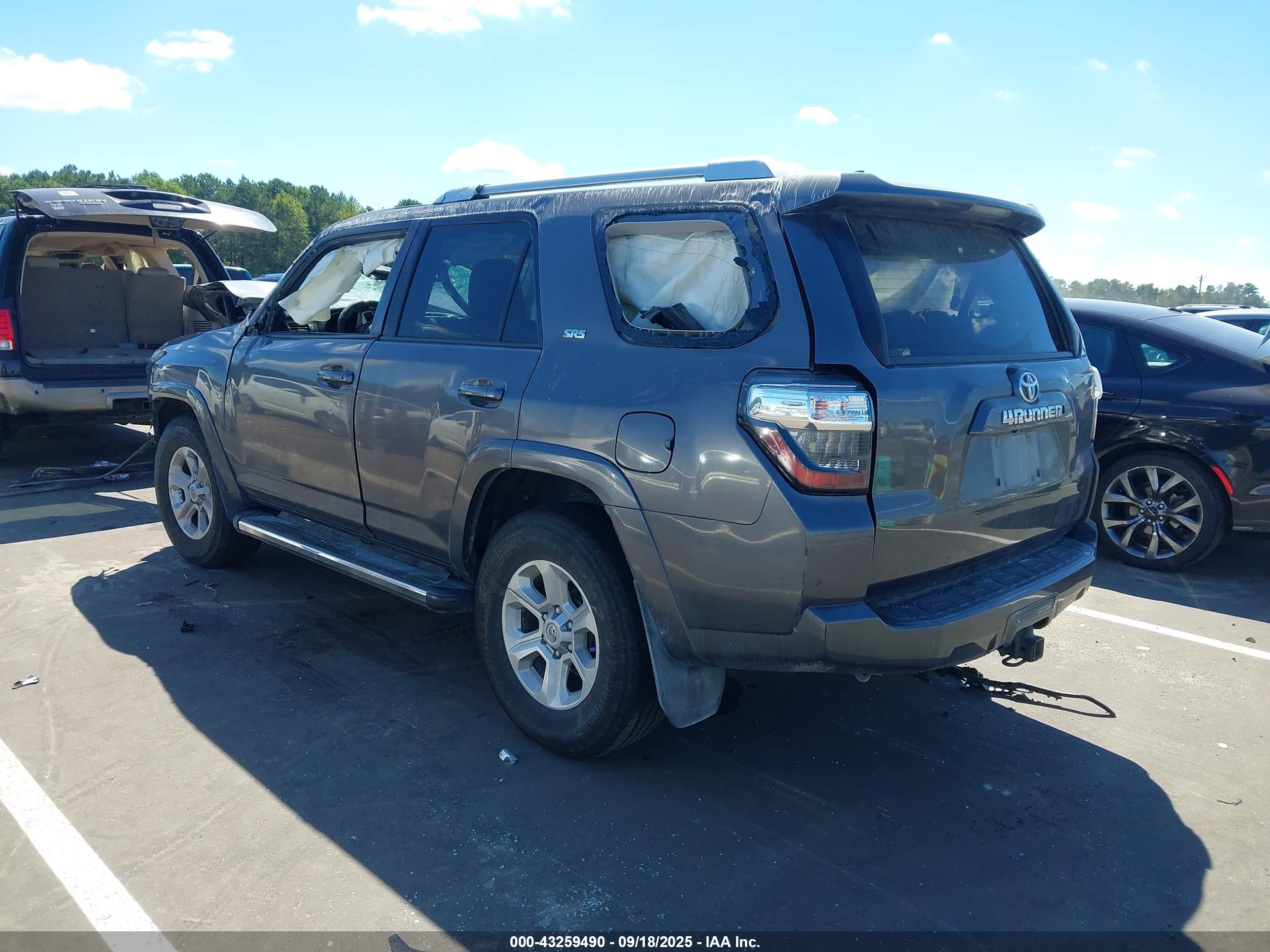 TOYOTA 4RUNNER image 3