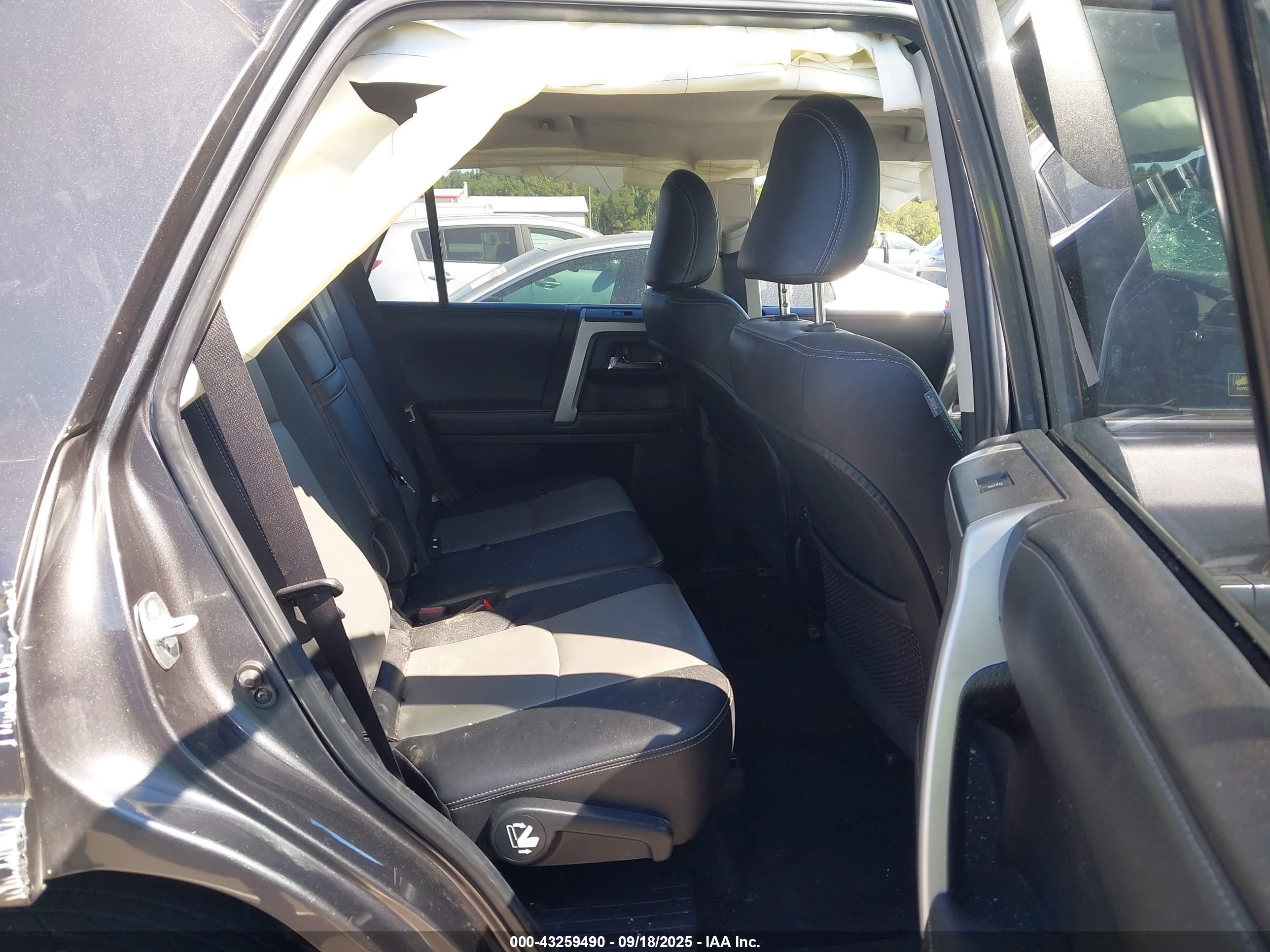 TOYOTA 4RUNNER image 8