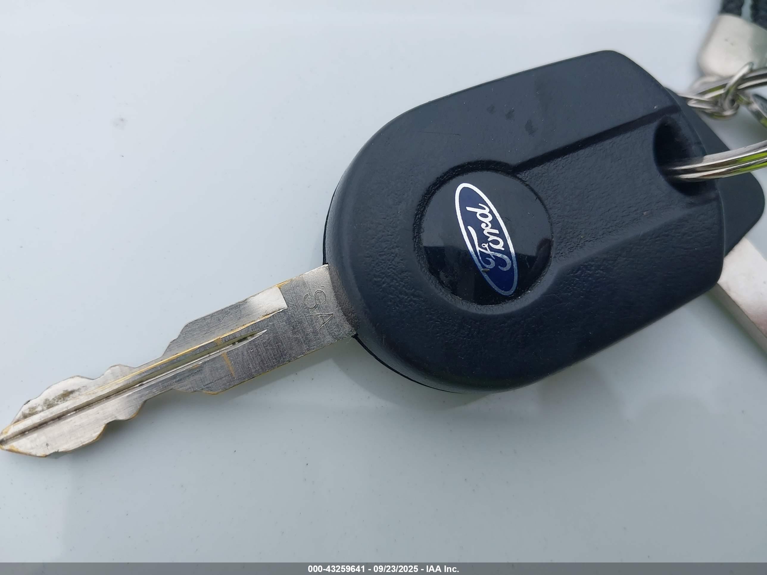 FORD FLEX image 11