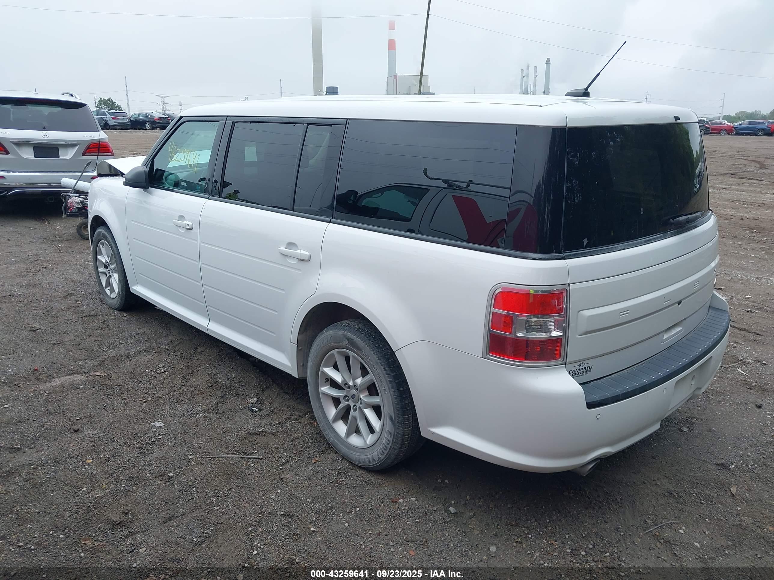 FORD FLEX image 3
