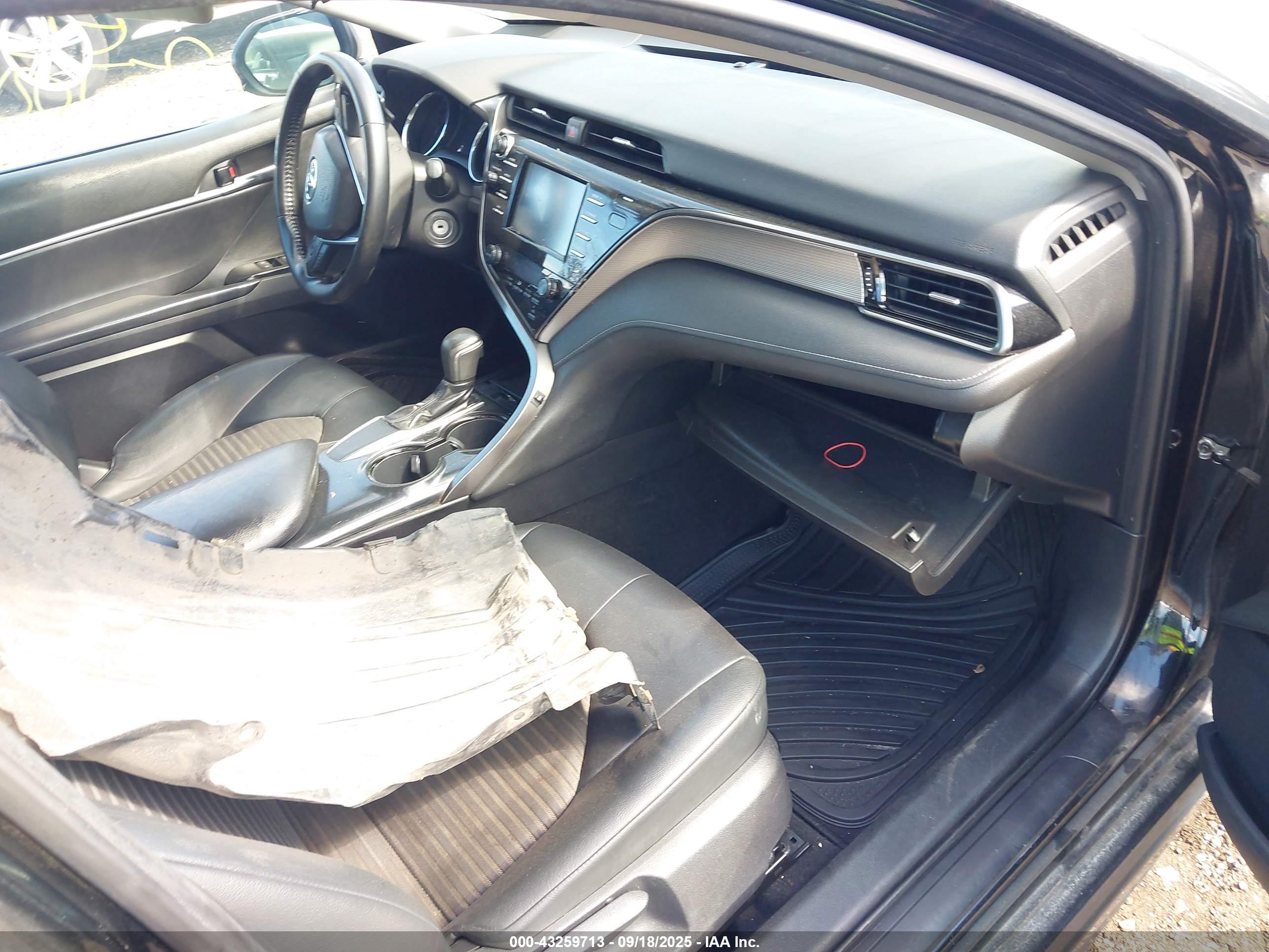 TOYOTA CAMRY image 5