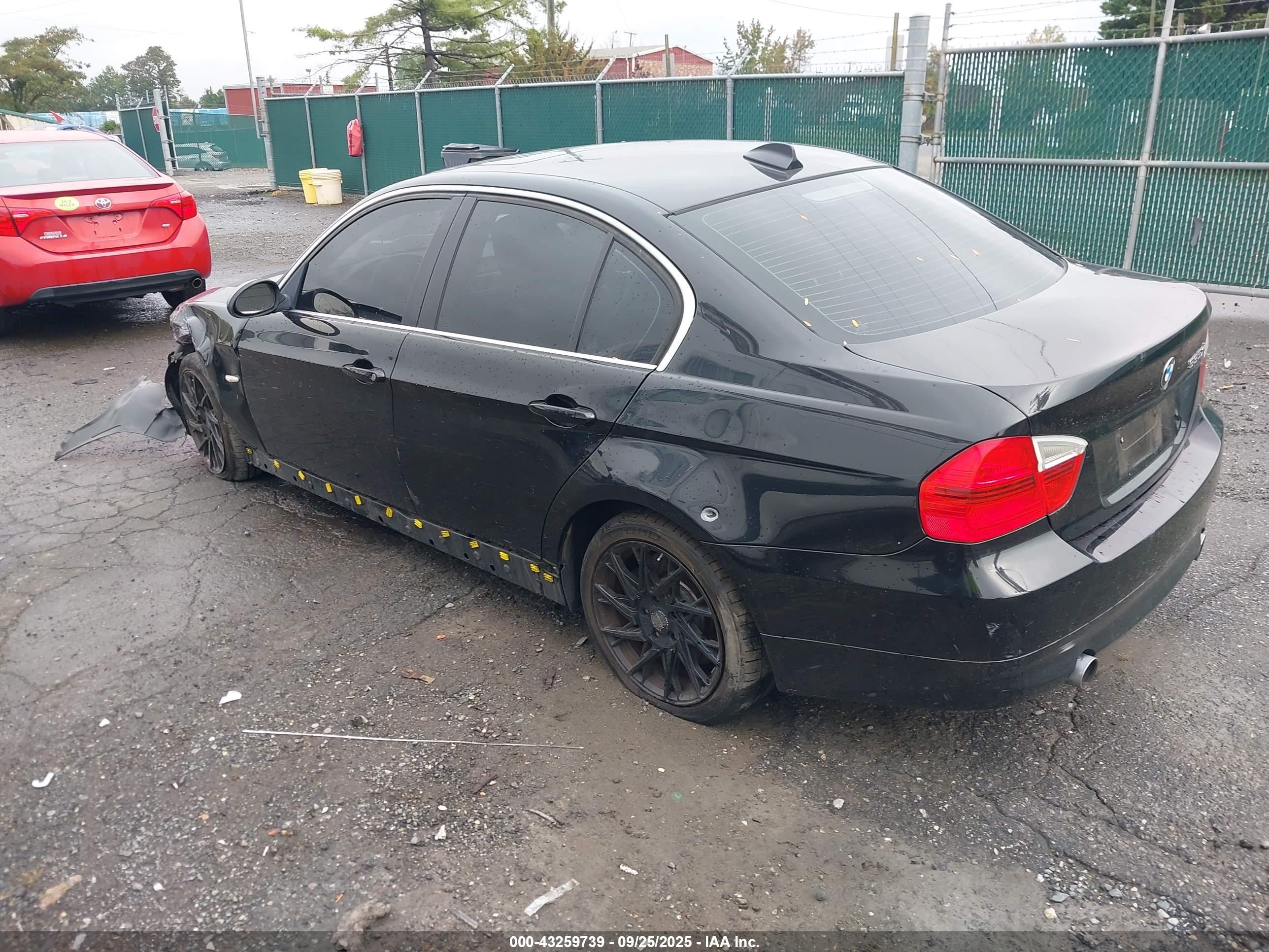 BMW 335XI image 3