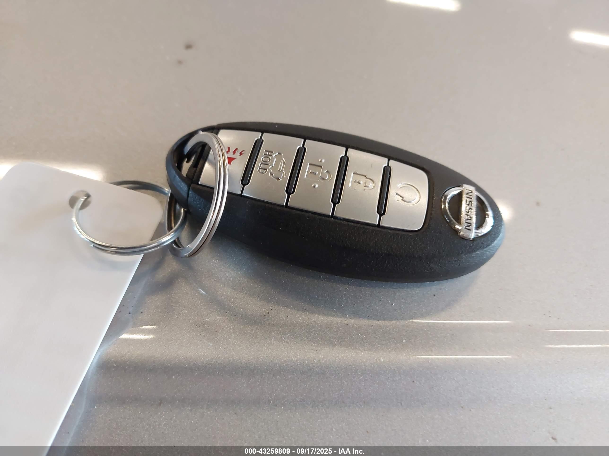 NISSAN MURANO image 11