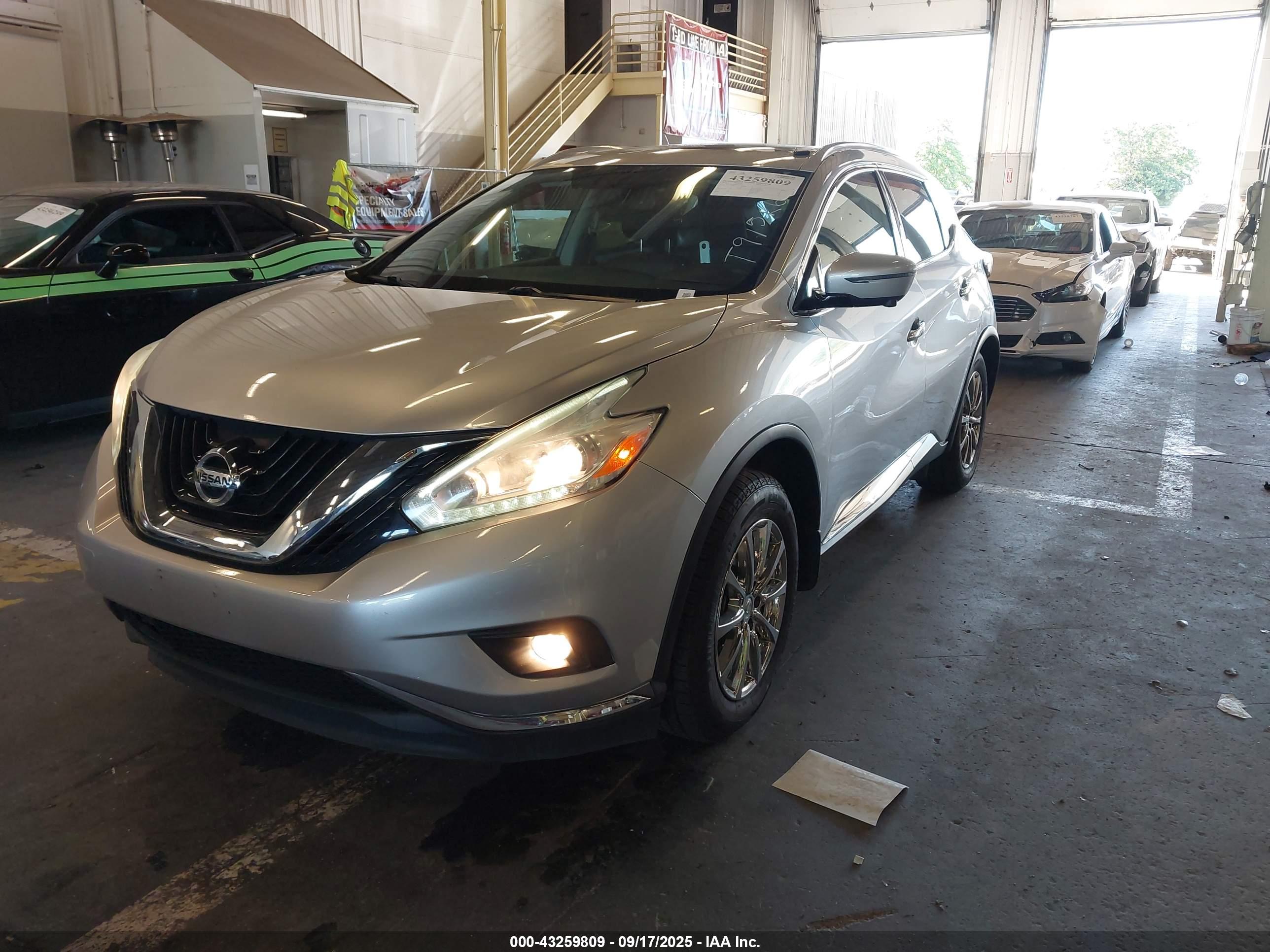 NISSAN MURANO image 2