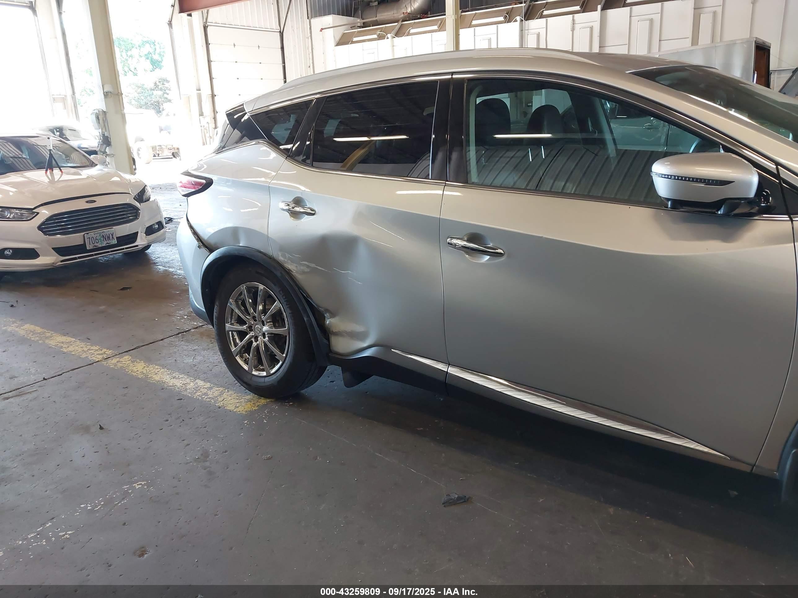 NISSAN MURANO image 6