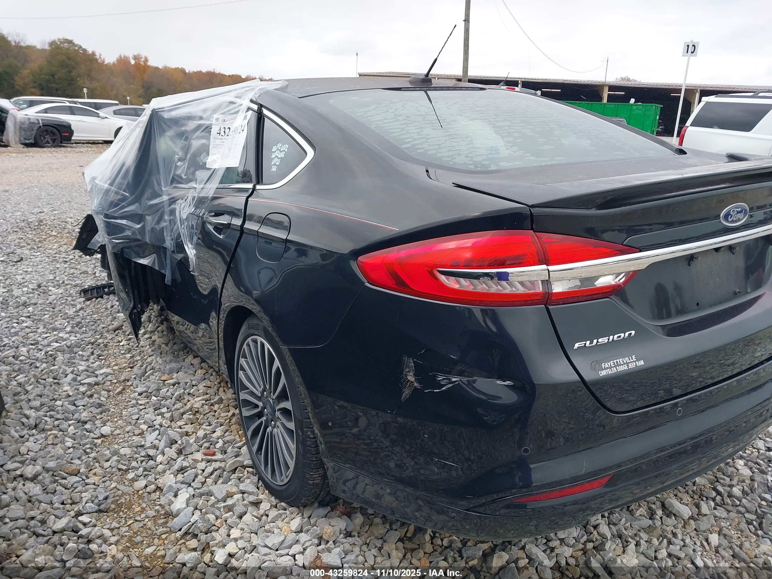 FORD FUSION image 3
