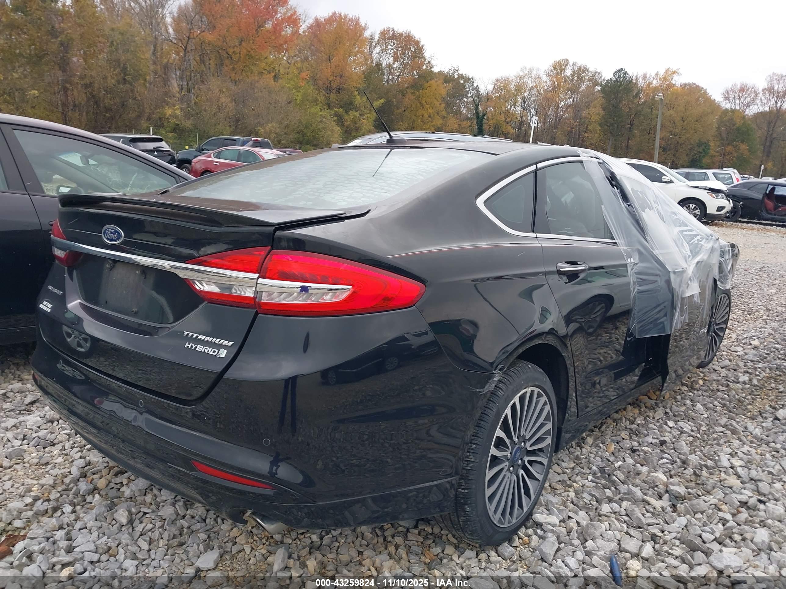 FORD FUSION image 4
