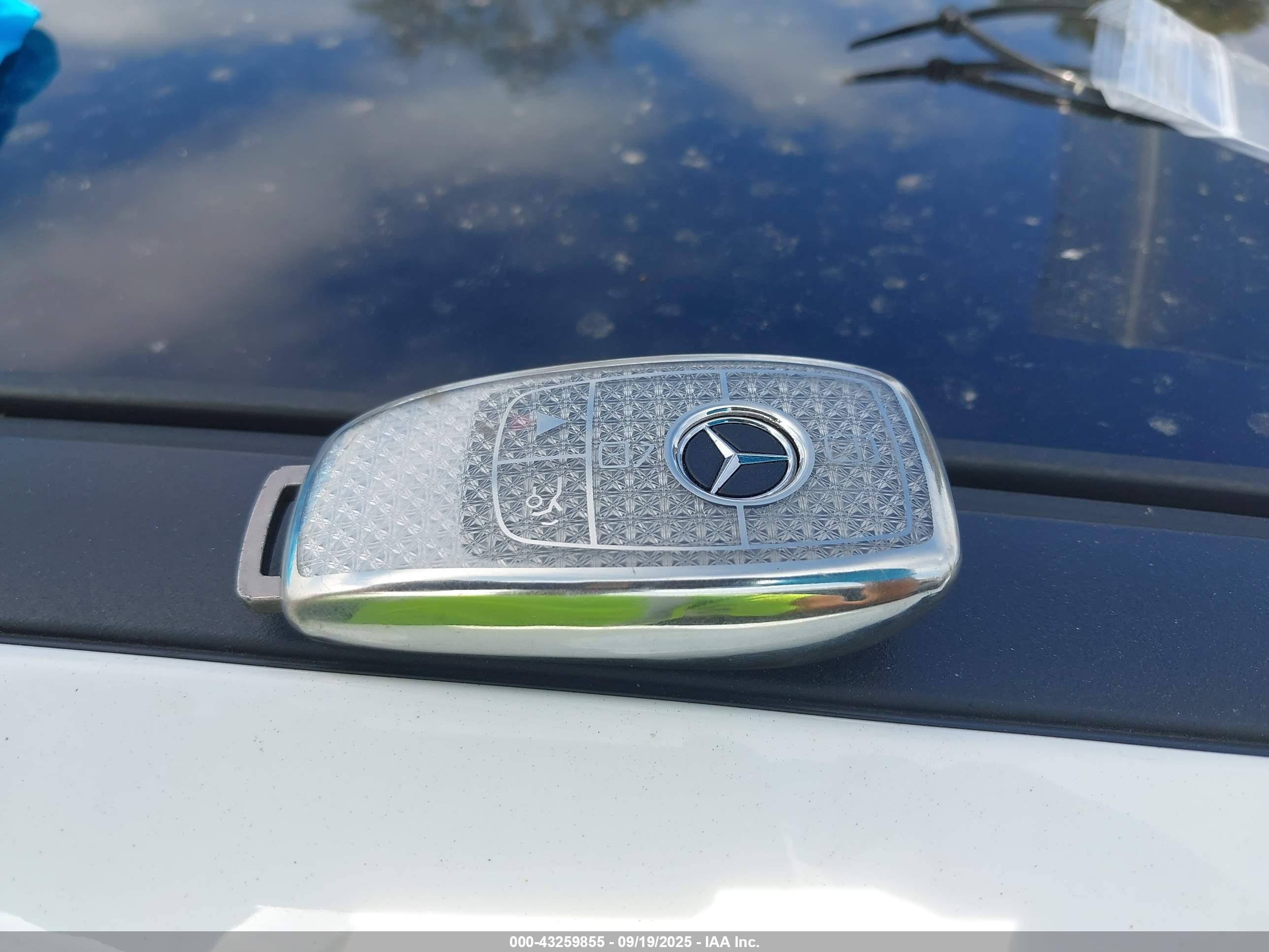 MERCEDES-BENZ A image 11