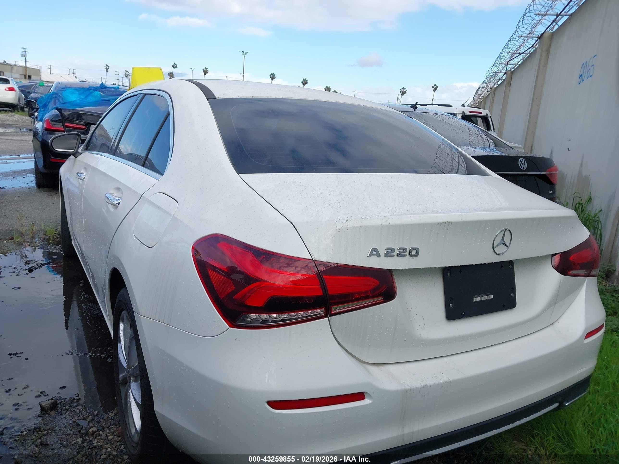 MERCEDES-BENZ A image 3