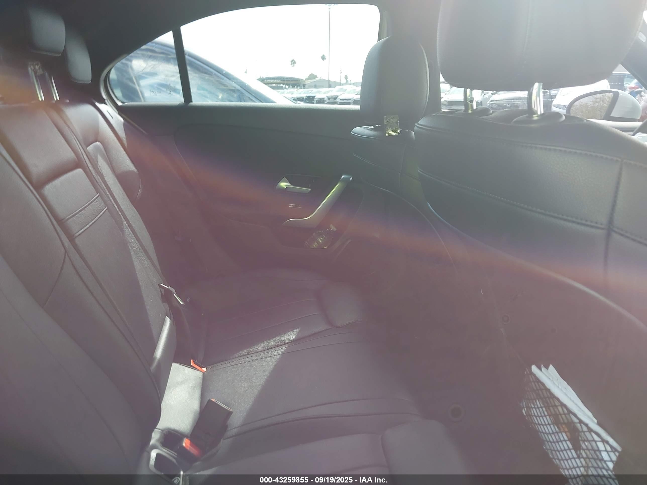 MERCEDES-BENZ A image 8