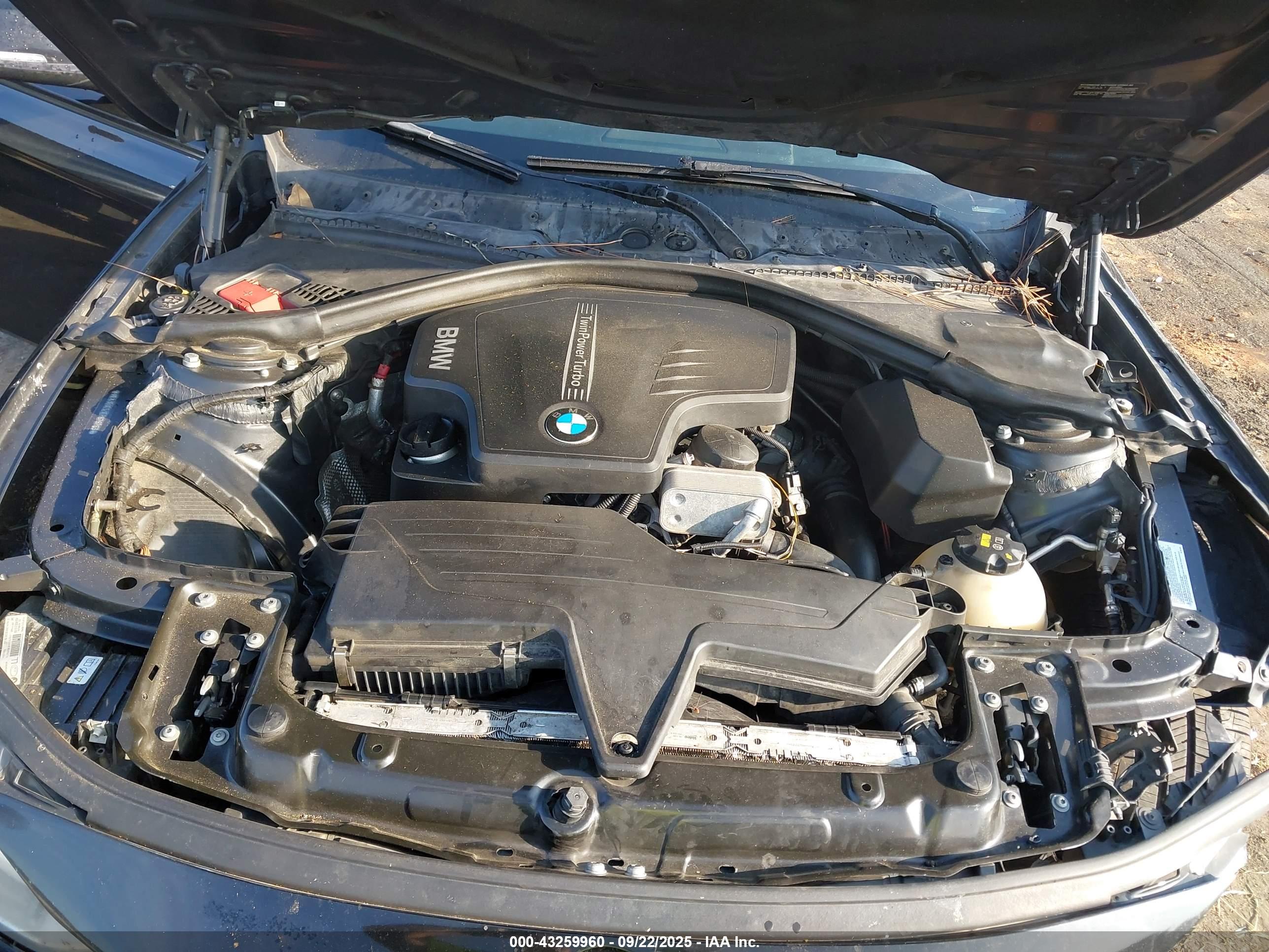 BMW 320I image 10