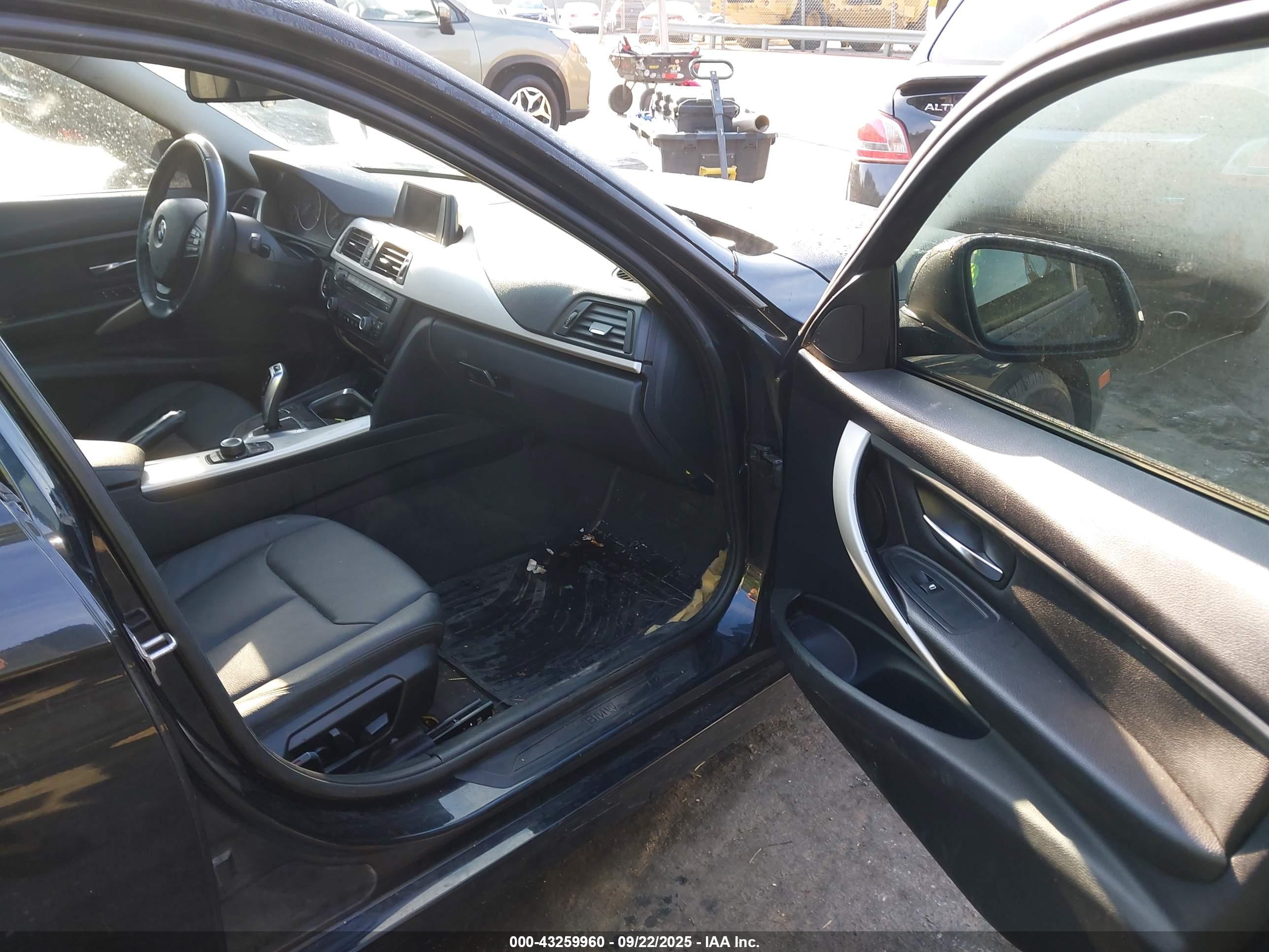 BMW 320I image 5