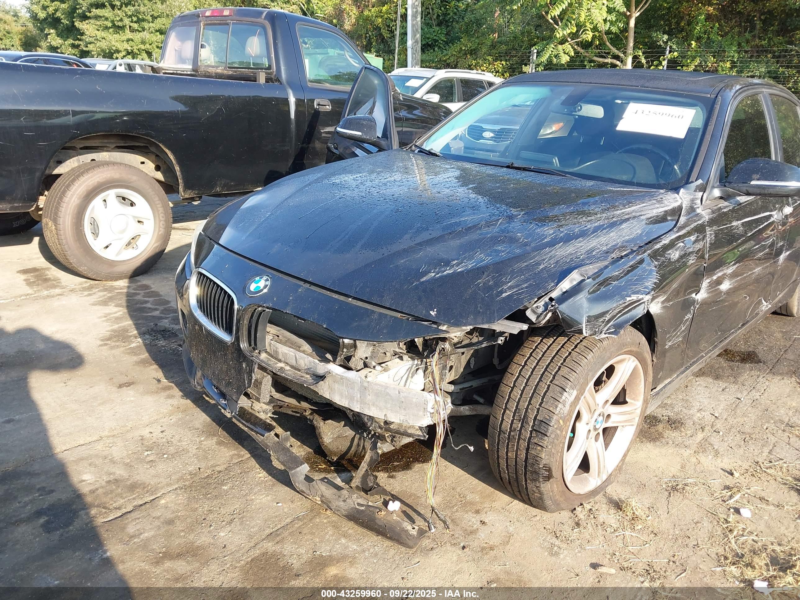 BMW 320I image 6